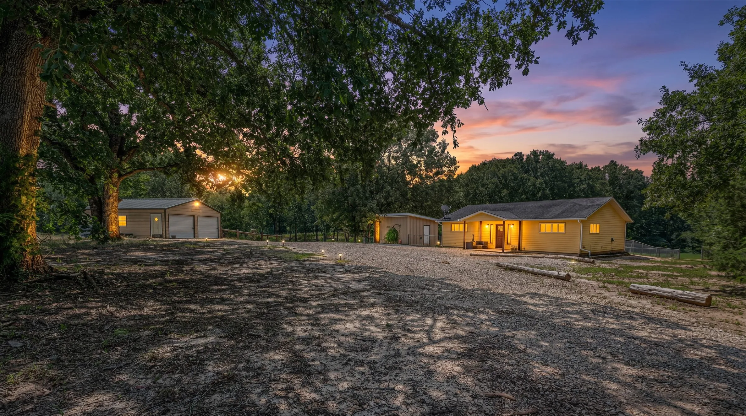 Single Family Residence For Sale in Wood County , 111 Private Road 6980, Alba, Texas 75410, 2 Bedroom, 2 Bathroom, Garage spaces, 1,392 Sqft, built in 2005, mls#21321994, Real Estate Agent in Alba, Homes For Sale in Wood county, Homes For Sale in Alba, Realtor in Alba Texas, Real Estate Brokerage Independent Realty Texas, Luminita Cordes Realtor