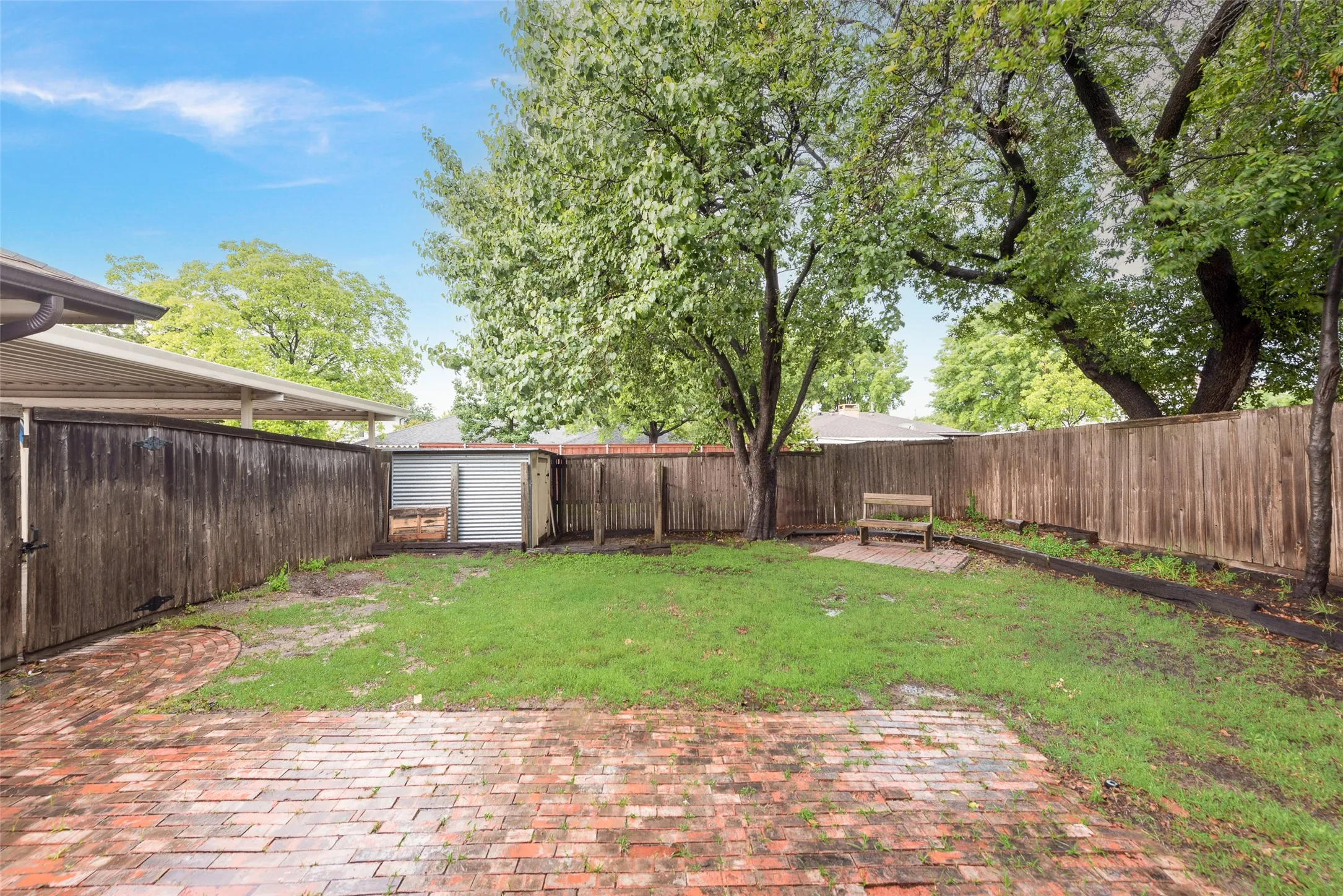 Single Family Residence For Rent in Dallas County , 2623 Fallcreek Drive, Carrollton, Texas 75006, 3 Bedroom, 2 Bathroom, 2 Garage spaces, 2,025 Sqft, built in 1979, mls#21323423, Real Estate Agent in Carrollton, Homes For Rent in Dallas county, Homes For Rent in Carrollton, Realtor in Carrollton Texas, Real Estate Brokerage Independent Realty Texas, Luminita Cordes Realtor