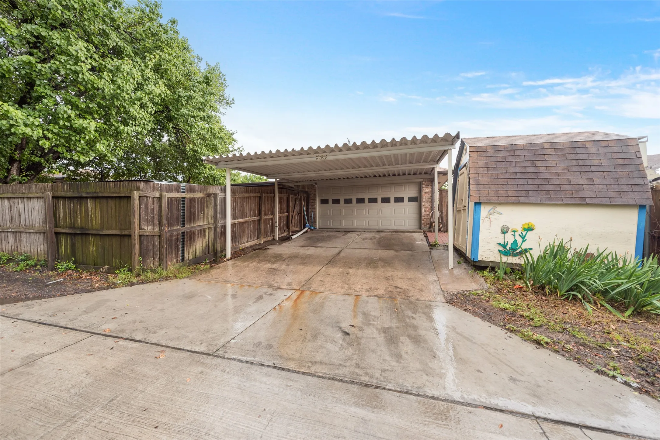 Single Family Residence For Rent in Dallas County , 2623 Fallcreek Drive, Carrollton, Texas 75006, 3 Bedroom, 2 Bathroom, 2 Garage spaces, 2,025 Sqft, built in 1979, mls#21323423, Real Estate Agent in Carrollton, Homes For Rent in Dallas county, Homes For Rent in Carrollton, Realtor in Carrollton Texas, Real Estate Brokerage Independent Realty Texas, Luminita Cordes Realtor