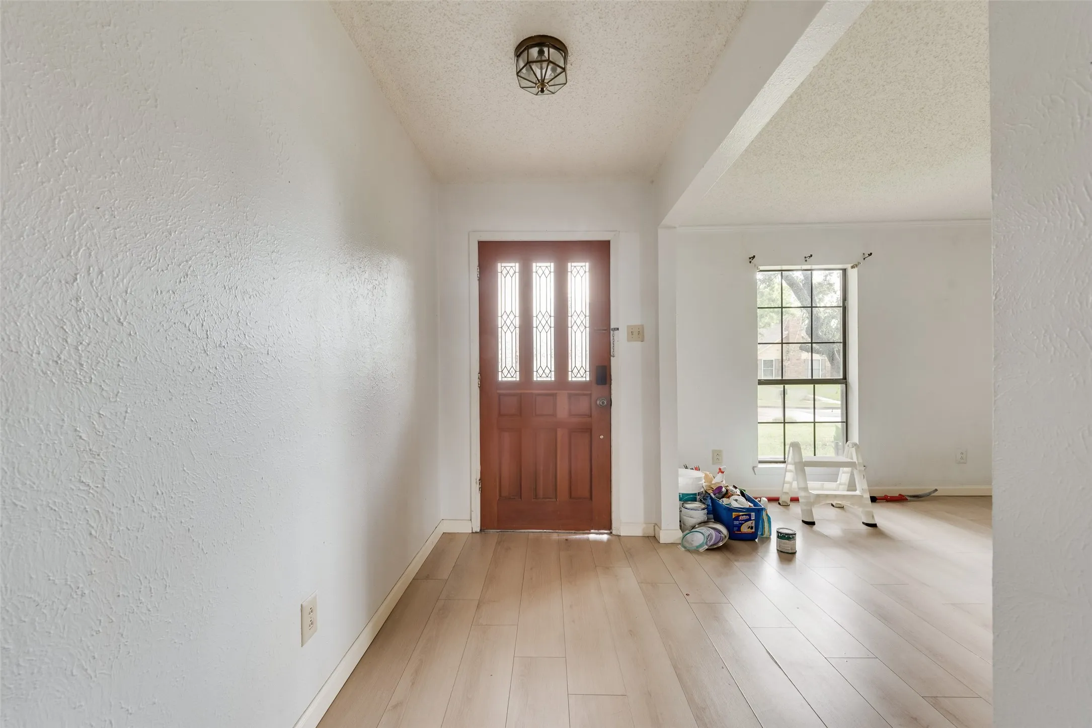 Single Family Residence For Rent in Dallas County , 2623 Fallcreek Drive, Carrollton, Texas 75006, 3 Bedroom, 2 Bathroom, 2 Garage spaces, 2,025 Sqft, built in 1979, mls#21323423, Real Estate Agent in Carrollton, Homes For Rent in Dallas county, Homes For Rent in Carrollton, Realtor in Carrollton Texas, Real Estate Brokerage Independent Realty Texas, Luminita Cordes Realtor