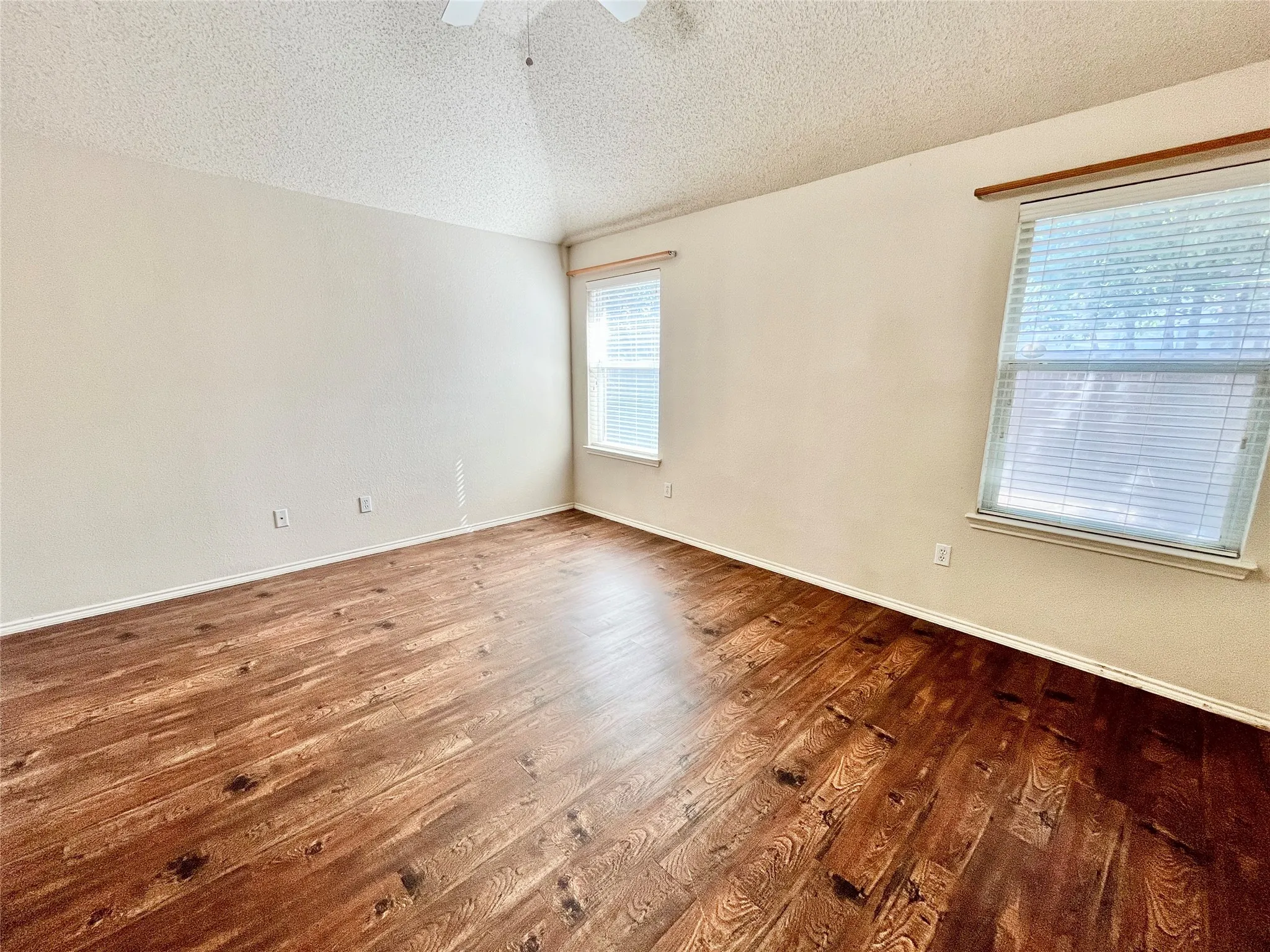 Single Family Residence For Rent in Tarrant County , 8055 Raleigh Drive, Fort Worth, Texas 76123, 3 Bedroom, 2 Bathroom, 2 Garage spaces, 1,979 Sqft, built in 2002, mls#21320484, Real Estate Agent in Fort Worth, Homes For Rent in Tarrant county, Homes For Rent in Fort Worth, Realtor in Fort Worth Texas, Real Estate Brokerage Independent Realty Texas, Luminita Cordes Realtor