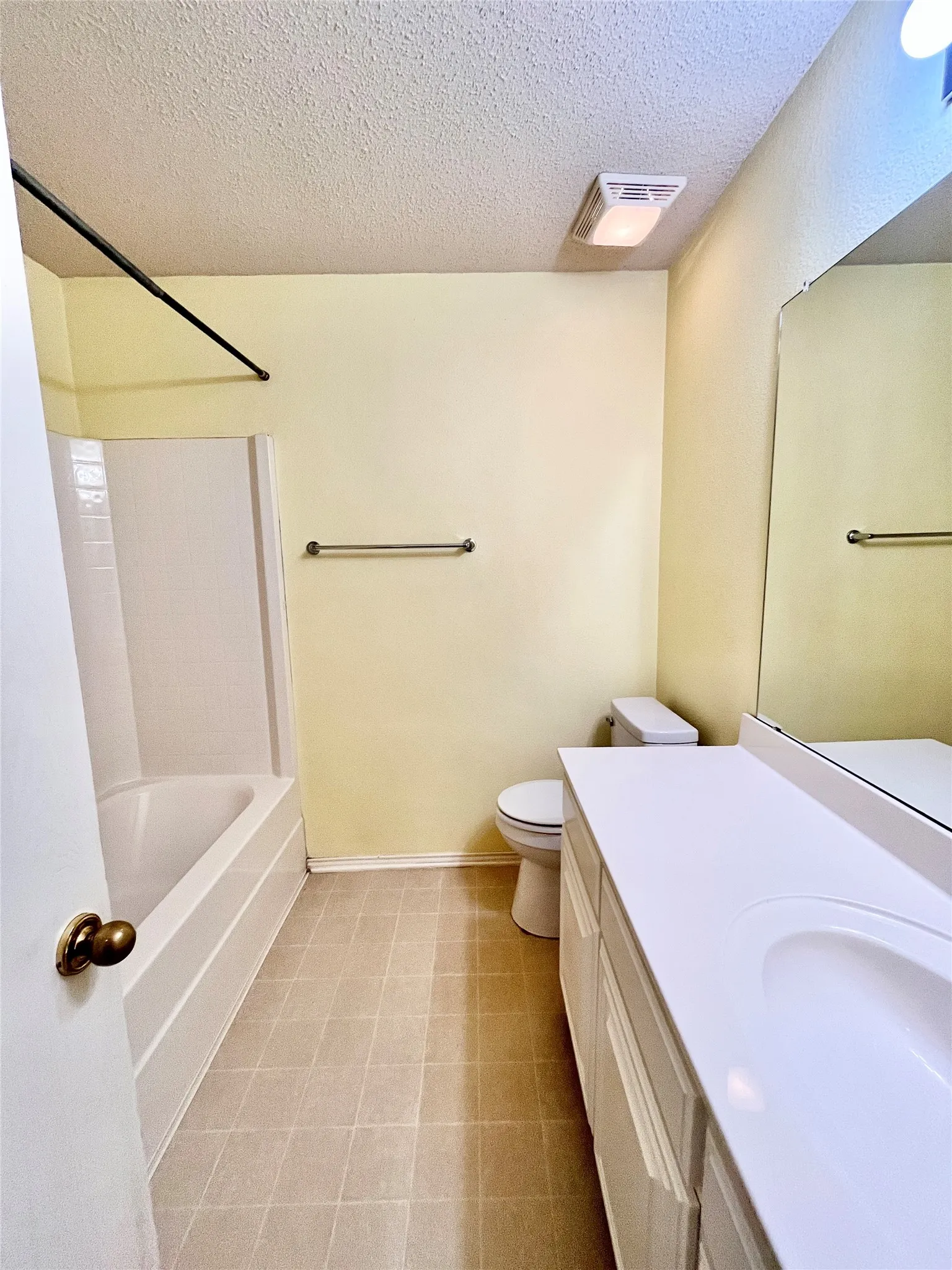 Single Family Residence For Rent in Tarrant County , 8055 Raleigh Drive, Fort Worth, Texas 76123, 3 Bedroom, 2 Bathroom, 2 Garage spaces, 1,979 Sqft, built in 2002, mls#21320484, Real Estate Agent in Fort Worth, Homes For Rent in Tarrant county, Homes For Rent in Fort Worth, Realtor in Fort Worth Texas, Real Estate Brokerage Independent Realty Texas, Luminita Cordes Realtor