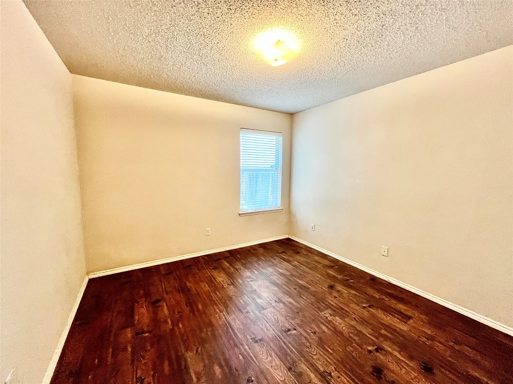 Single Family Residence For Rent in Tarrant County , 8055 Raleigh Drive, Fort Worth, Texas 76123, 3 Bedroom, 2 Bathroom, 2 Garage spaces, 1,979 Sqft, built in 2002, mls#21320484, Real Estate Agent in Fort Worth, Homes For Rent in Tarrant county, Homes For Rent in Fort Worth, Realtor in Fort Worth Texas, Real Estate Brokerage Independent Realty Texas, Luminita Cordes Realtor