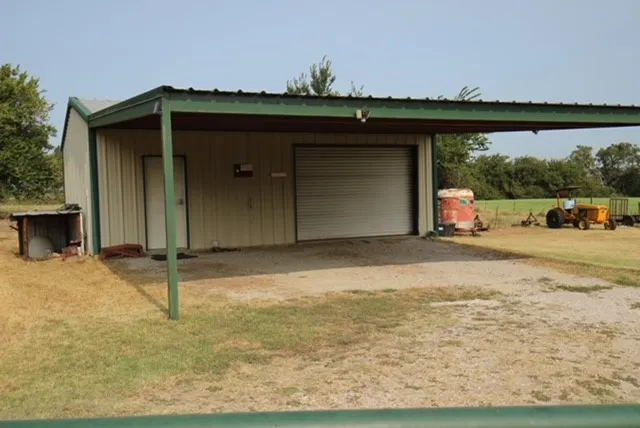 Single Family Residence For Sale in Parker County , 5770 W Highway 199, Springtown, Texas 76082, 2 Bedroom, 2 Bathroom, Garage spaces, 1,420 Sqft, built in 2010, mls#21312584, Real Estate Agent in Springtown, Homes For Sale in Parker county, Homes For Sale in Springtown, Realtor in Springtown Texas, Real Estate Brokerage Independent Realty Texas, Luminita Cordes Realtor