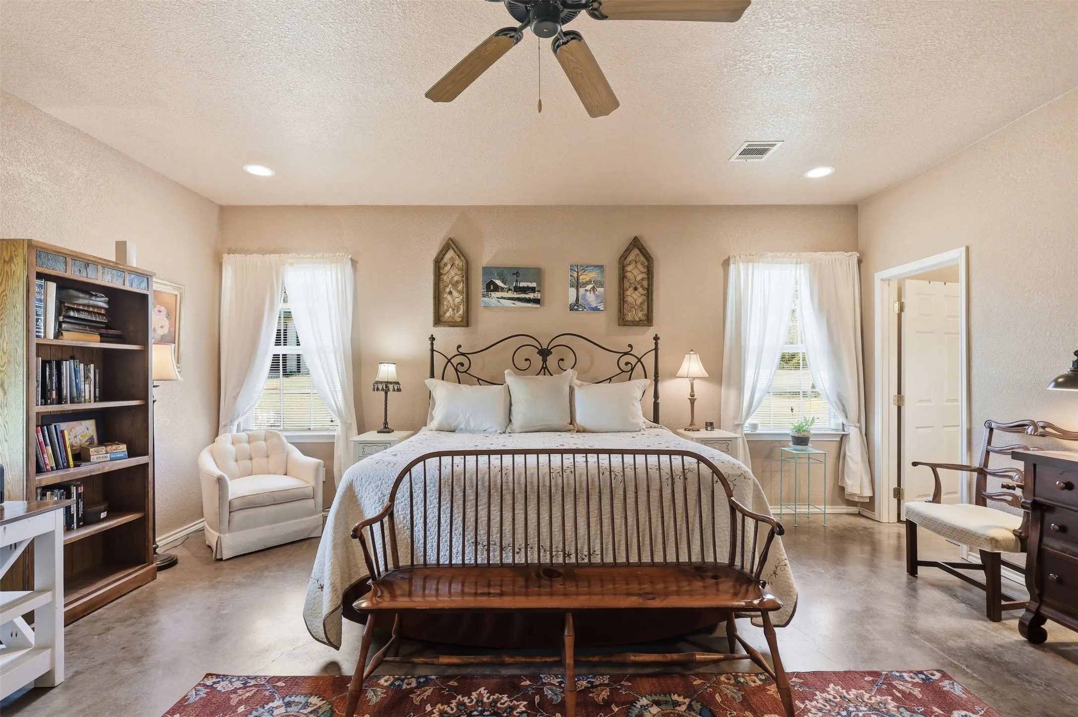 Single Family Residence For Sale in Parker County , 5770 W Highway 199, Springtown, Texas 76082, 2 Bedroom, 2 Bathroom, Garage spaces, 1,420 Sqft, built in 2010, mls#21312584, Real Estate Agent in Springtown, Homes For Sale in Parker county, Homes For Sale in Springtown, Realtor in Springtown Texas, Real Estate Brokerage Independent Realty Texas, Luminita Cordes Realtor