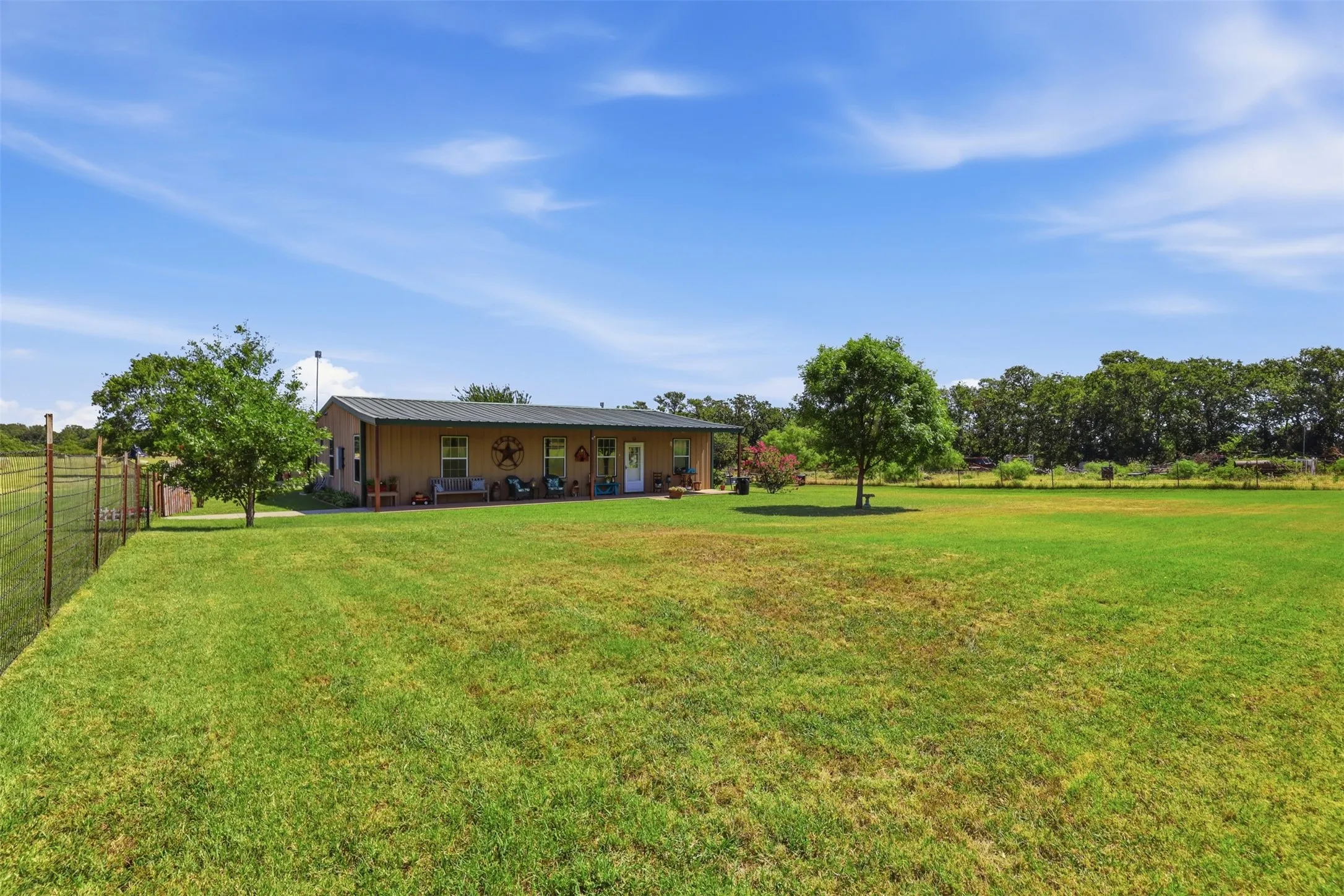 Single Family Residence For Sale in Parker County , 5770 W Highway 199, Springtown, Texas 76082, 2 Bedroom, 2 Bathroom, Garage spaces, 1,420 Sqft, built in 2010, mls#21312584, Real Estate Agent in Springtown, Homes For Sale in Parker county, Homes For Sale in Springtown, Realtor in Springtown Texas, Real Estate Brokerage Independent Realty Texas, Luminita Cordes Realtor