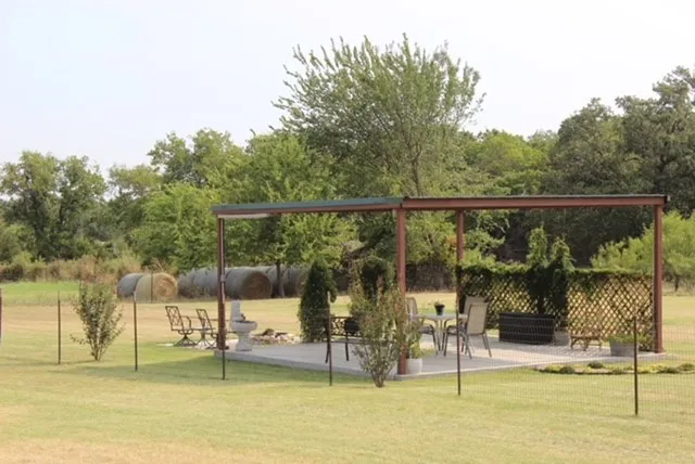 Single Family Residence For Sale in Parker County , 5770 W Highway 199, Springtown, Texas 76082, 2 Bedroom, 2 Bathroom, Garage spaces, 1,420 Sqft, built in 2010, mls#21312584, Real Estate Agent in Springtown, Homes For Sale in Parker county, Homes For Sale in Springtown, Realtor in Springtown Texas, Real Estate Brokerage Independent Realty Texas, Luminita Cordes Realtor