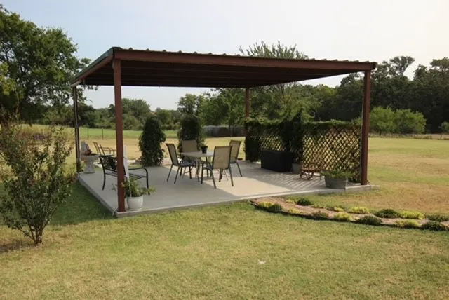 Single Family Residence For Sale in Parker County , 5770 W Highway 199, Springtown, Texas 76082, 2 Bedroom, 2 Bathroom, Garage spaces, 1,420 Sqft, built in 2010, mls#21312584, Real Estate Agent in Springtown, Homes For Sale in Parker county, Homes For Sale in Springtown, Realtor in Springtown Texas, Real Estate Brokerage Independent Realty Texas, Luminita Cordes Realtor