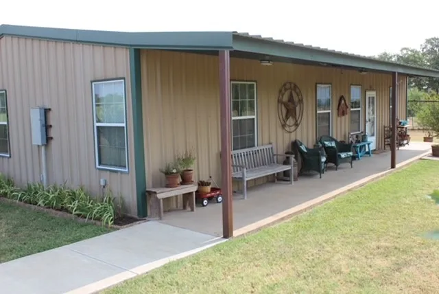 Single Family Residence For Sale in Parker County , 5770 W Highway 199, Springtown, Texas 76082, 2 Bedroom, 2 Bathroom, Garage spaces, 1,420 Sqft, built in 2010, mls#21312584, Real Estate Agent in Springtown, Homes For Sale in Parker county, Homes For Sale in Springtown, Realtor in Springtown Texas, Real Estate Brokerage Independent Realty Texas, Luminita Cordes Realtor