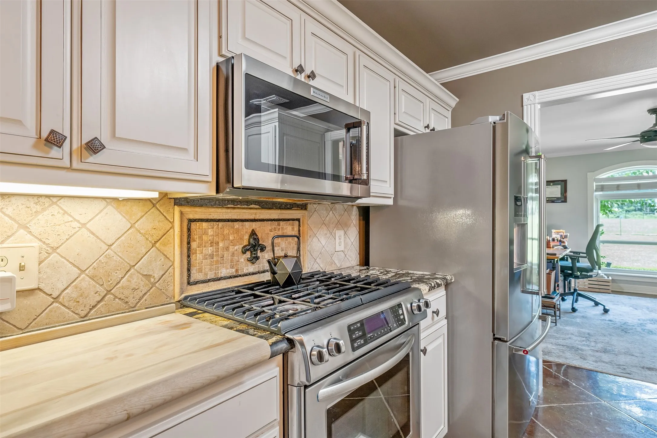 Single Family Residence For Sale in Gregg County , 377 Utzman Road, Kilgore, Texas 75662, 4 Bedroom, 4 Bathroom, 3 Garage spaces, 2,538 Sqft, built in 2002, Price $819,000, mls#21323419, Real Estate Agent in Kilgore, Homes For Sale in Gregg county, Homes For Sale in Kilgore, Realtor in Kilgore Texas, Real Estate Brokerage Independent Realty Texas, Luminita Cordes Realtor