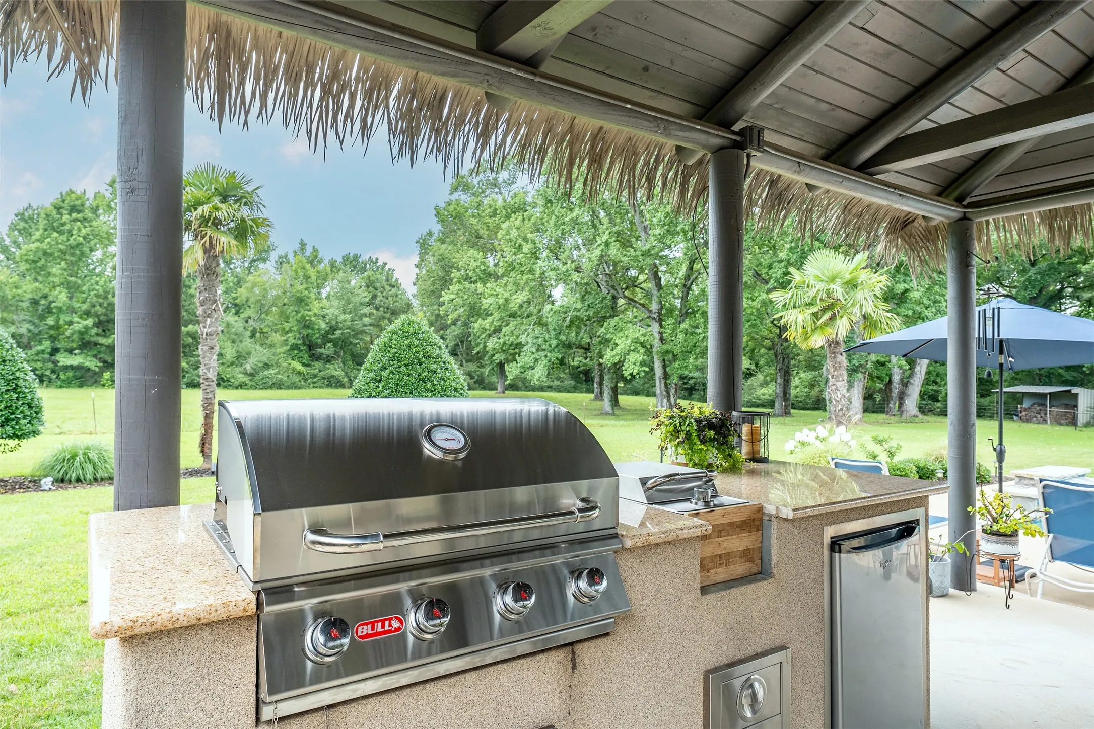 Single Family Residence For Sale in Gregg County , 377 Utzman Road, Kilgore, Texas 75662, 4 Bedroom, 4 Bathroom, 3 Garage spaces, 2,538 Sqft, built in 2002, Price $819,000, mls#21323419, Real Estate Agent in Kilgore, Homes For Sale in Gregg county, Homes For Sale in Kilgore, Realtor in Kilgore Texas, Real Estate Brokerage Independent Realty Texas, Luminita Cordes Realtor