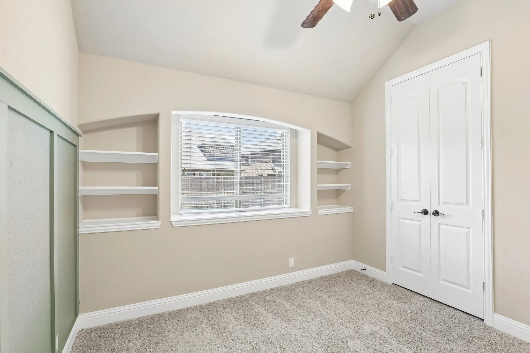 Single Family Residence For Sale in Denton County , 1704 Emma Pearl Lane, Little Elm, Texas 75068, 4 Bedroom, 2 Bathroom, 2 Garage spaces, 2,228 Sqft, built in 2018, mls#21323336, Real Estate Agent in Little Elm, Homes For Sale in Denton county, Homes For Sale in Little Elm, Realtor in Little Elm Texas, Real Estate Brokerage Independent Realty Texas, Luminita Cordes Realtor