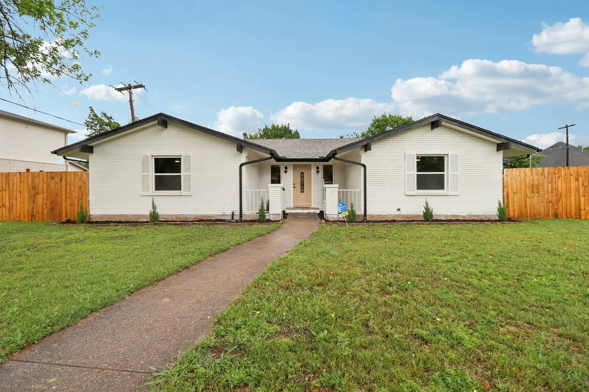 Single Family Residence For Rent in Dallas County , 3818 Wenatche Drive, Dallas, Texas 75233, 3 Bedrooms, 2 Bathrooms, 2 Garage spaces, 1,572 Sqft, built in 1964, Price $2,400, mls#21315292, Real Estate Agent in Dallas, Homes For Rent in Dallas county, Homes For Rent in Dallas, Realtor in Dallas Texas, Real Estate Brokerage Independent Realty Texas, Luminita Cordes Realtor