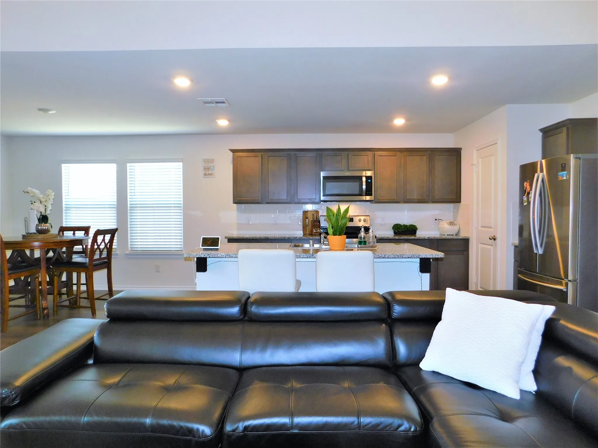 Single Family Residence For Rent in Denton County , 4025 Huntington Drive, Denton, Texas 76209, 4 Bedroom, 3 Bathroom, 2 Garage spaces, 2,374 Sqft, built in 2021, mls#21323465, Real Estate Agent in Denton, Homes For Rent in Denton county, Homes For Rent in Denton, Realtor in Denton Texas, Real Estate Brokerage Independent Realty Texas, Luminita Cordes Realtor