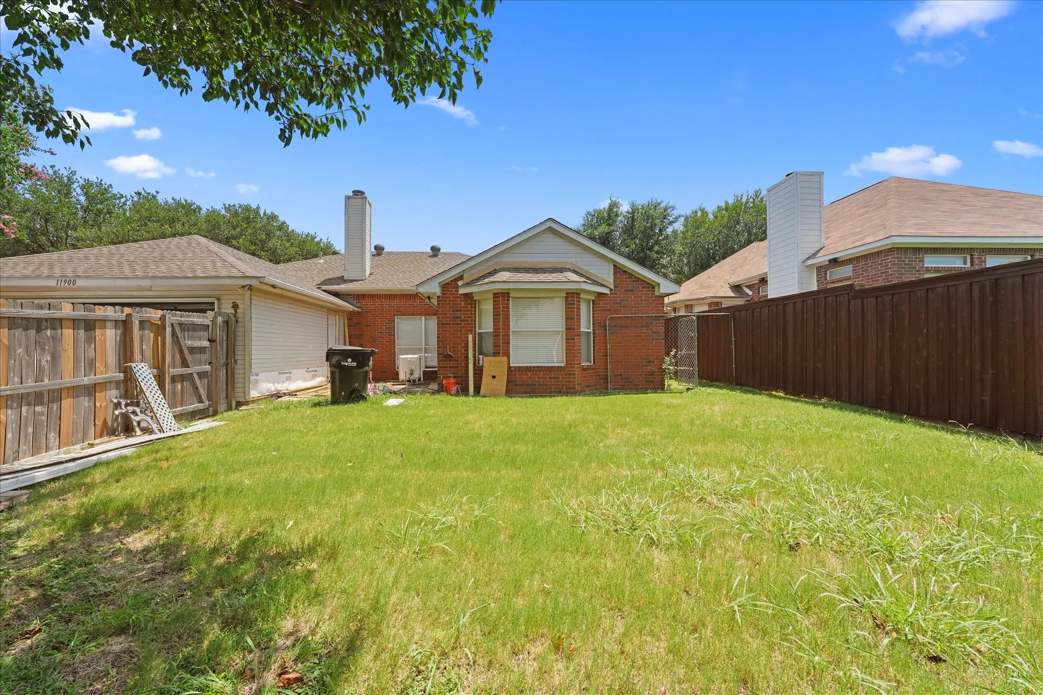Single Family Residence For Rent in Collin County , 11900 PORT Road, Frisco, Texas 75035, 3 Bedroom, 2 Bathroom, 2 Garage spaces, 1,924 Sqft, built in 1996, mls#21323504, Real Estate Agent in Frisco, Homes For Rent in Collin county, Homes For Rent in Frisco, Realtor in Frisco Texas, Real Estate Brokerage Independent Realty Texas, Luminita Cordes Realtor