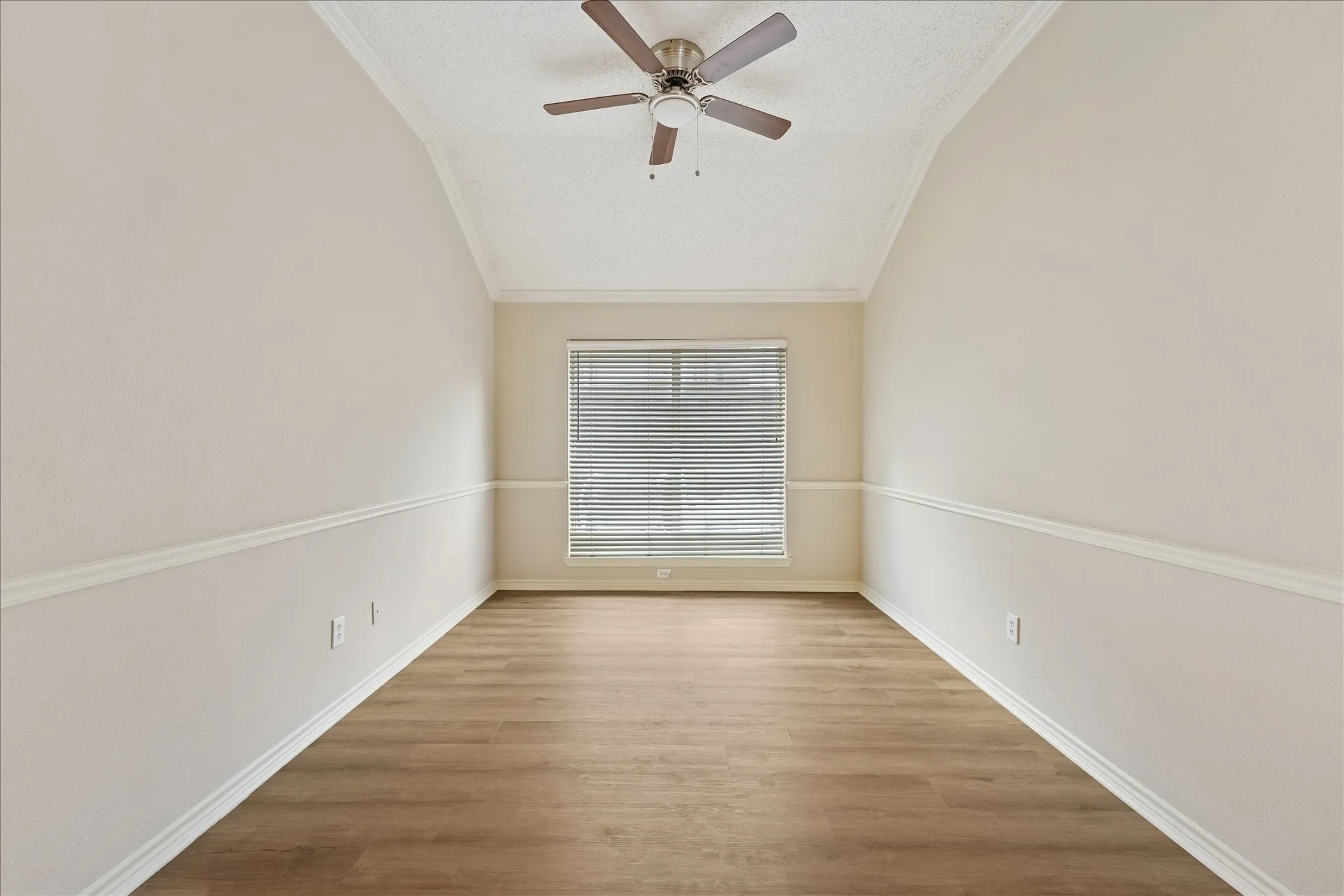 Single Family Residence For Rent in Collin County , 11900 PORT Road, Frisco, Texas 75035, 3 Bedroom, 2 Bathroom, 2 Garage spaces, 1,924 Sqft, built in 1996, mls#21323504, Real Estate Agent in Frisco, Homes For Rent in Collin county, Homes For Rent in Frisco, Realtor in Frisco Texas, Real Estate Brokerage Independent Realty Texas, Luminita Cordes Realtor