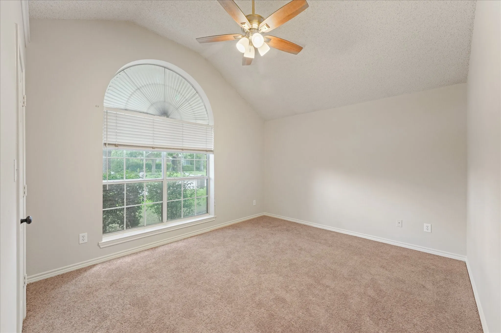 Single Family Residence For Rent in Collin County , 11900 PORT Road, Frisco, Texas 75035, 3 Bedroom, 2 Bathroom, 2 Garage spaces, 1,924 Sqft, built in 1996, mls#21323504, Real Estate Agent in Frisco, Homes For Rent in Collin county, Homes For Rent in Frisco, Realtor in Frisco Texas, Real Estate Brokerage Independent Realty Texas, Luminita Cordes Realtor
