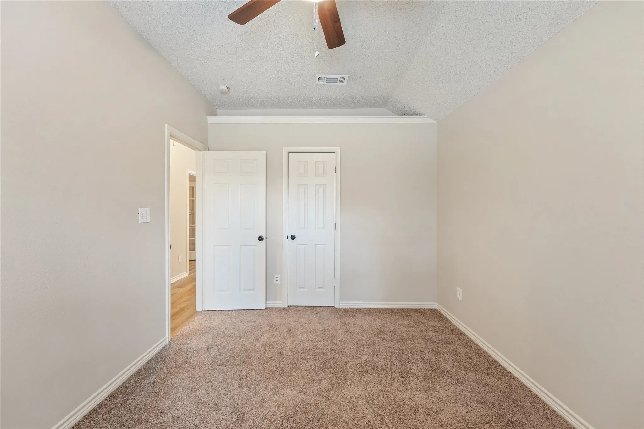 Single Family Residence For Rent in Collin County , 11900 PORT Road, Frisco, Texas 75035, 3 Bedroom, 2 Bathroom, 2 Garage spaces, 1,924 Sqft, built in 1996, mls#21323504, Real Estate Agent in Frisco, Homes For Rent in Collin county, Homes For Rent in Frisco, Realtor in Frisco Texas, Real Estate Brokerage Independent Realty Texas, Luminita Cordes Realtor