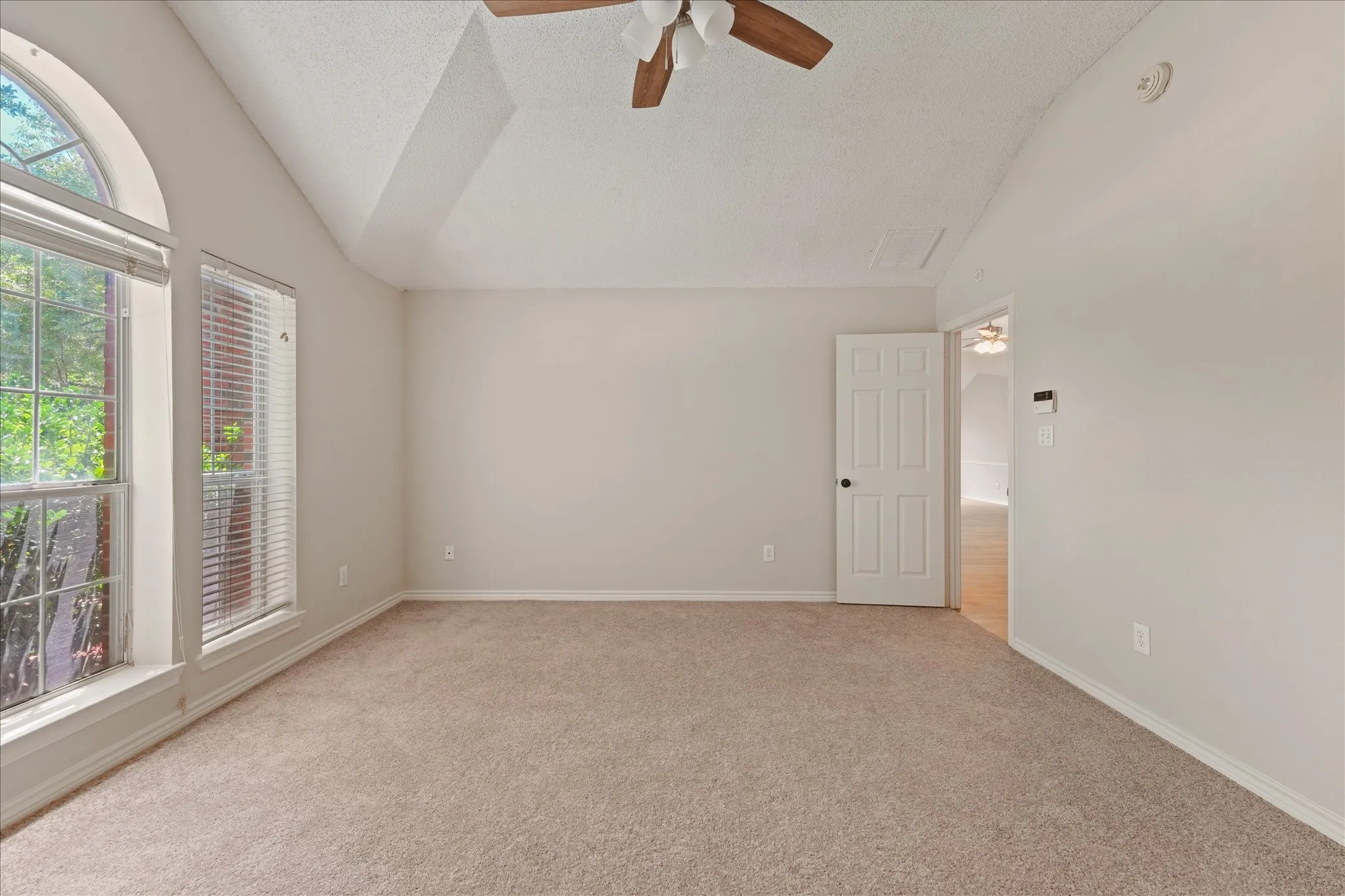 Single Family Residence For Rent in Collin County , 11900 PORT Road, Frisco, Texas 75035, 3 Bedroom, 2 Bathroom, 2 Garage spaces, 1,924 Sqft, built in 1996, mls#21323504, Real Estate Agent in Frisco, Homes For Rent in Collin county, Homes For Rent in Frisco, Realtor in Frisco Texas, Real Estate Brokerage Independent Realty Texas, Luminita Cordes Realtor