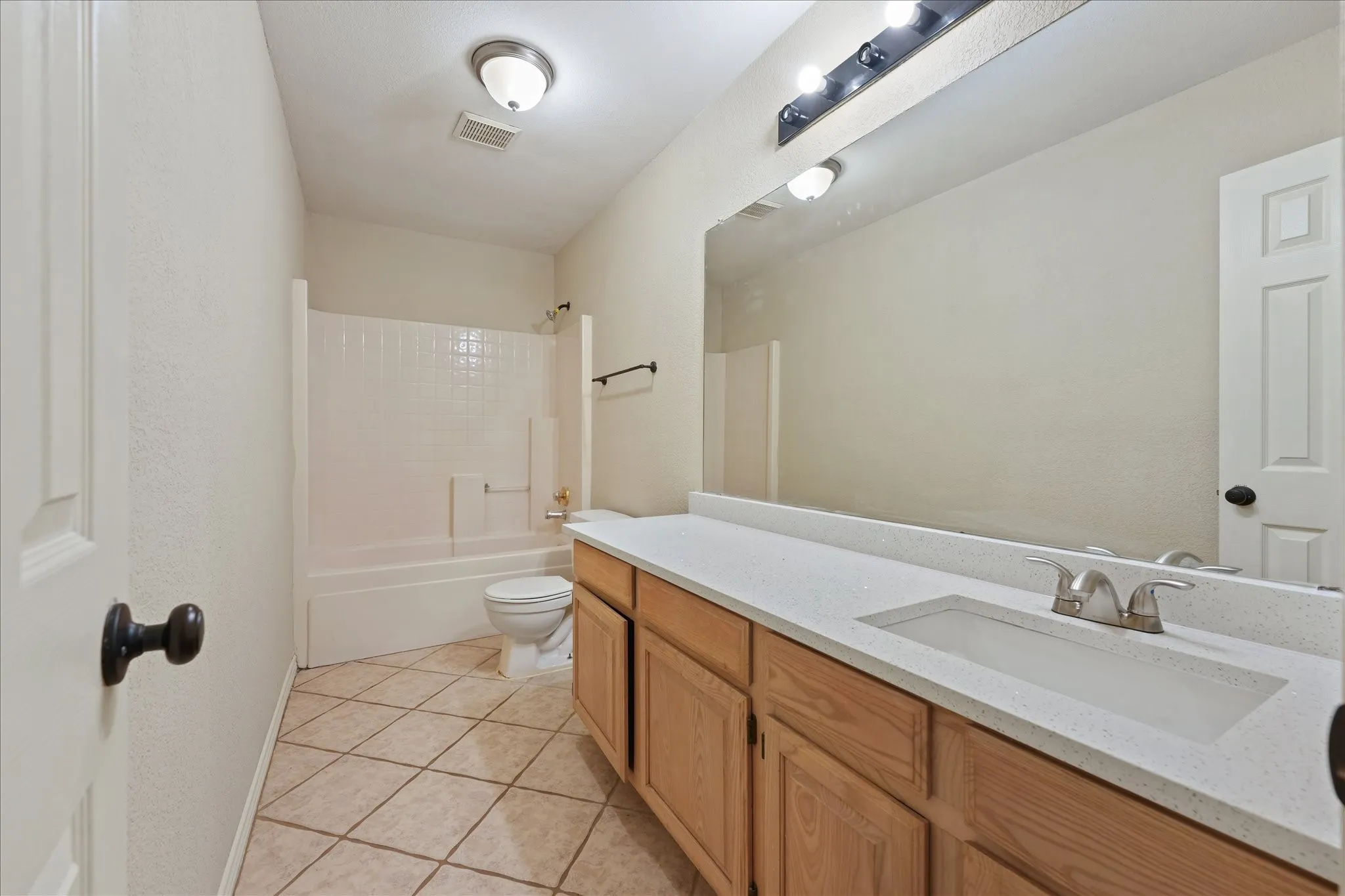 Single Family Residence For Rent in Collin County , 11900 PORT Road, Frisco, Texas 75035, 3 Bedroom, 2 Bathroom, 2 Garage spaces, 1,924 Sqft, built in 1996, mls#21323504, Real Estate Agent in Frisco, Homes For Rent in Collin county, Homes For Rent in Frisco, Realtor in Frisco Texas, Real Estate Brokerage Independent Realty Texas, Luminita Cordes Realtor
