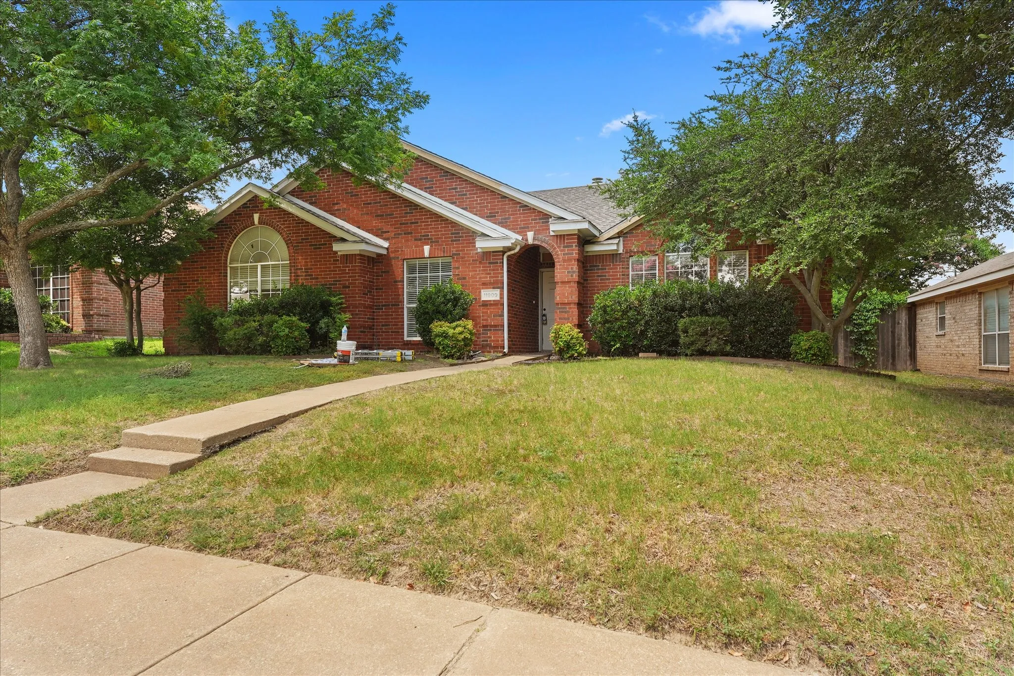 Single Family Residence For Rent in Collin County , 11900 PORT Road, Frisco, Texas 75035, 3 Bedroom, 2 Bathroom, 2 Garage spaces, 1,924 Sqft, built in 1996, mls#21323504, Real Estate Agent in Frisco, Homes For Rent in Collin county, Homes For Rent in Frisco, Realtor in Frisco Texas, Real Estate Brokerage Independent Realty Texas, Luminita Cordes Realtor