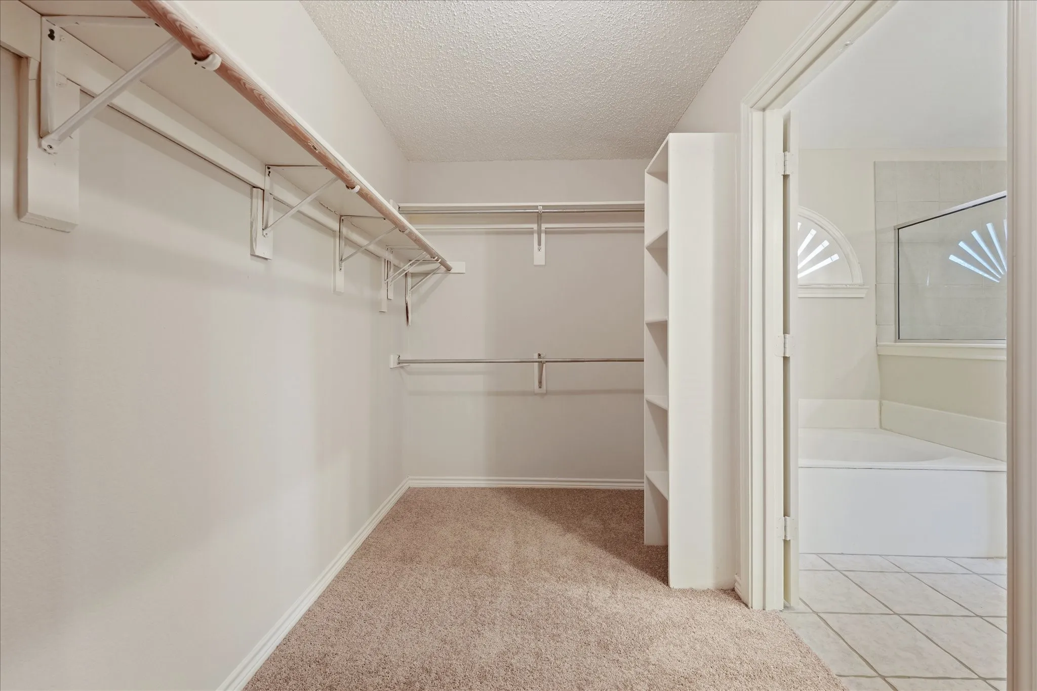 Single Family Residence For Rent in Collin County , 11900 PORT Road, Frisco, Texas 75035, 3 Bedroom, 2 Bathroom, 2 Garage spaces, 1,924 Sqft, built in 1996, mls#21323504, Real Estate Agent in Frisco, Homes For Rent in Collin county, Homes For Rent in Frisco, Realtor in Frisco Texas, Real Estate Brokerage Independent Realty Texas, Luminita Cordes Realtor