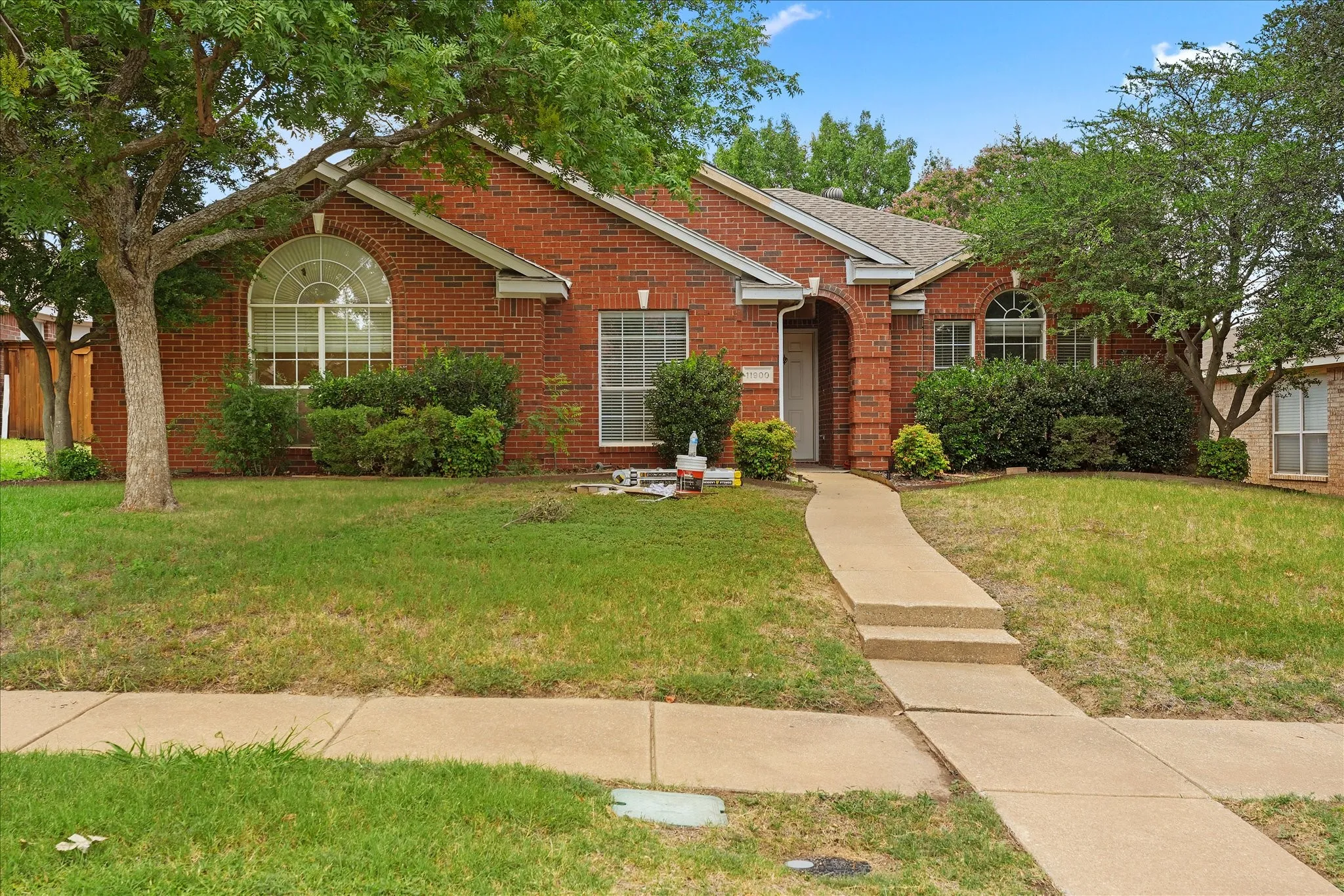 Single Family Residence For Rent in Collin County , 11900 PORT Road, Frisco, Texas 75035, 3 Bedroom, 2 Bathroom, 2 Garage spaces, 1,924 Sqft, built in 1996, mls#21323504, Real Estate Agent in Frisco, Homes For Rent in Collin county, Homes For Rent in Frisco, Realtor in Frisco Texas, Real Estate Brokerage Independent Realty Texas, Luminita Cordes Realtor
