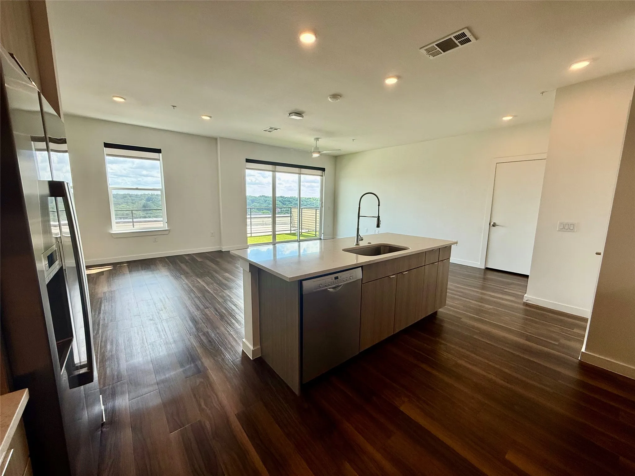Apartment For Rent in Dallas County , 7450 Coronado Avenue 504, Dallas, Texas 75214, 1 Bedroom, 1 Bathroom, Garage spaces, 1,063 Sqft, built in 2018, Price $2,932, mls#21323505, Real Estate Agent in Dallas, Homes For Rent in Dallas county, Homes For Rent in Dallas, Realtor in Dallas Texas, Real Estate Brokerage Independent Realty Texas, Luminita Cordes Realtor