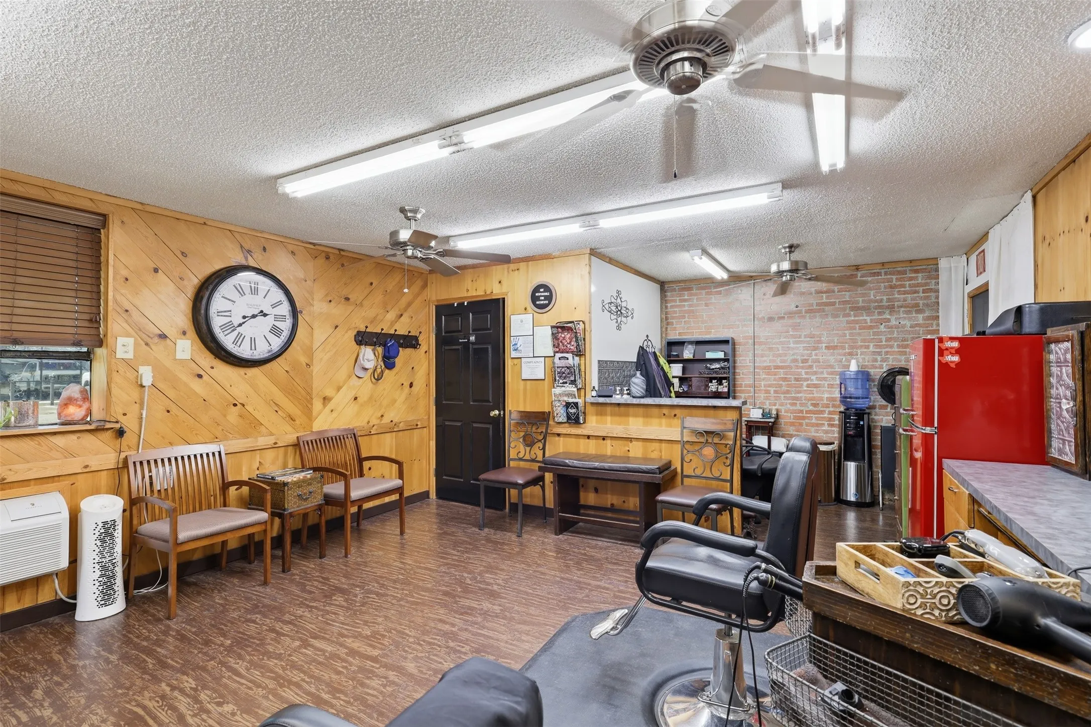 Office For Sale in Johnson County , 1001 S Main Street, Cleburne, Texas 76033, 0, 0, Garage spaces, 0 Sqft, built in 1960, mls#21322857, Real Estate Agent in Cleburne, Homes For Sale in Johnson county, Homes For Sale in Cleburne, Realtor in Cleburne Texas, Real Estate Brokerage Independent Realty Texas, Luminita Cordes Realtor