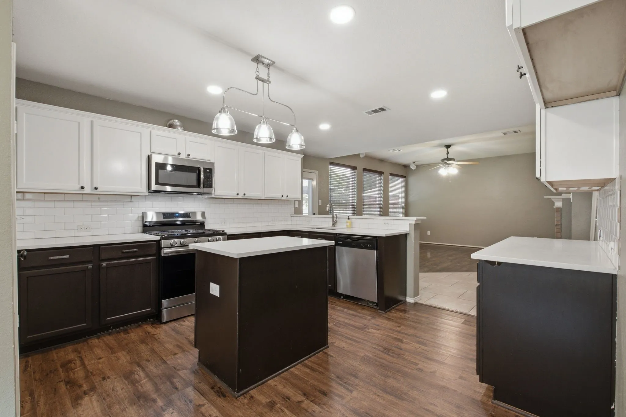 Single Family Residence For Sale in Collin County , 6308 Candletree Lane, Mc Kinney, Texas 75070, 4 Bedroom, 3 Bathroom, 2 Garage spaces, 2,442 Sqft, built in 2001, mls#21320829, Real Estate Agent in Mc Kinney, Homes For Sale in Collin county, Homes For Sale in Mc Kinney, Realtor in Mc Kinney Texas, Real Estate Brokerage Independent Realty Texas, Luminita Cordes Realtor