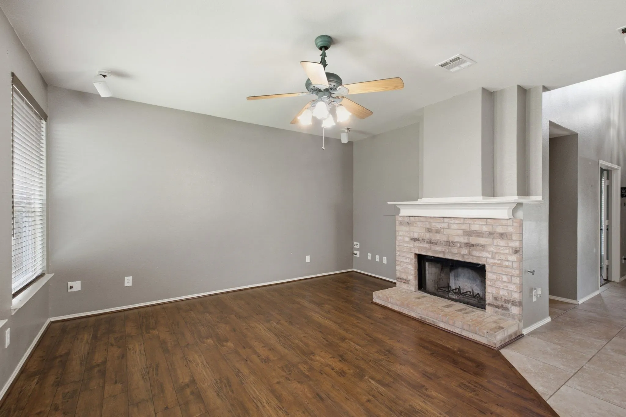 Single Family Residence For Sale in Collin County , 6308 Candletree Lane, Mc Kinney, Texas 75070, 4 Bedroom, 3 Bathroom, 2 Garage spaces, 2,442 Sqft, built in 2001, mls#21320829, Real Estate Agent in Mc Kinney, Homes For Sale in Collin county, Homes For Sale in Mc Kinney, Realtor in Mc Kinney Texas, Real Estate Brokerage Independent Realty Texas, Luminita Cordes Realtor