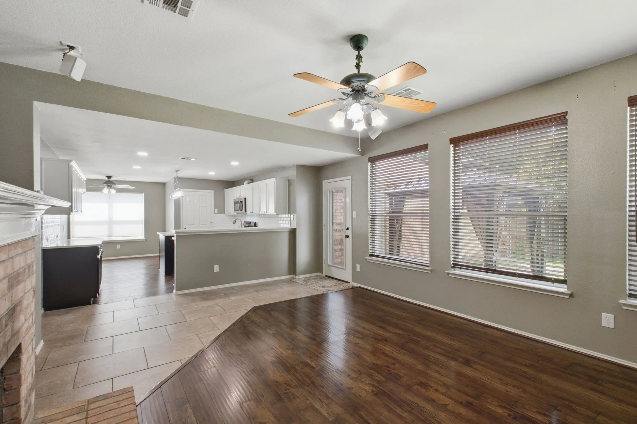 Single Family Residence For Sale in Collin County , 6308 Candletree Lane, Mc Kinney, Texas 75070, 4 Bedroom, 3 Bathroom, 2 Garage spaces, 2,442 Sqft, built in 2001, mls#21320829, Real Estate Agent in Mc Kinney, Homes For Sale in Collin county, Homes For Sale in Mc Kinney, Realtor in Mc Kinney Texas, Real Estate Brokerage Independent Realty Texas, Luminita Cordes Realtor