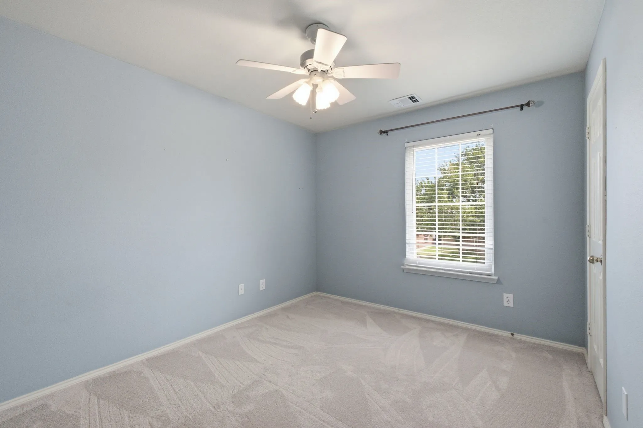 Single Family Residence For Sale in Collin County , 6308 Candletree Lane, Mc Kinney, Texas 75070, 4 Bedroom, 3 Bathroom, 2 Garage spaces, 2,442 Sqft, built in 2001, mls#21320829, Real Estate Agent in Mc Kinney, Homes For Sale in Collin county, Homes For Sale in Mc Kinney, Realtor in Mc Kinney Texas, Real Estate Brokerage Independent Realty Texas, Luminita Cordes Realtor