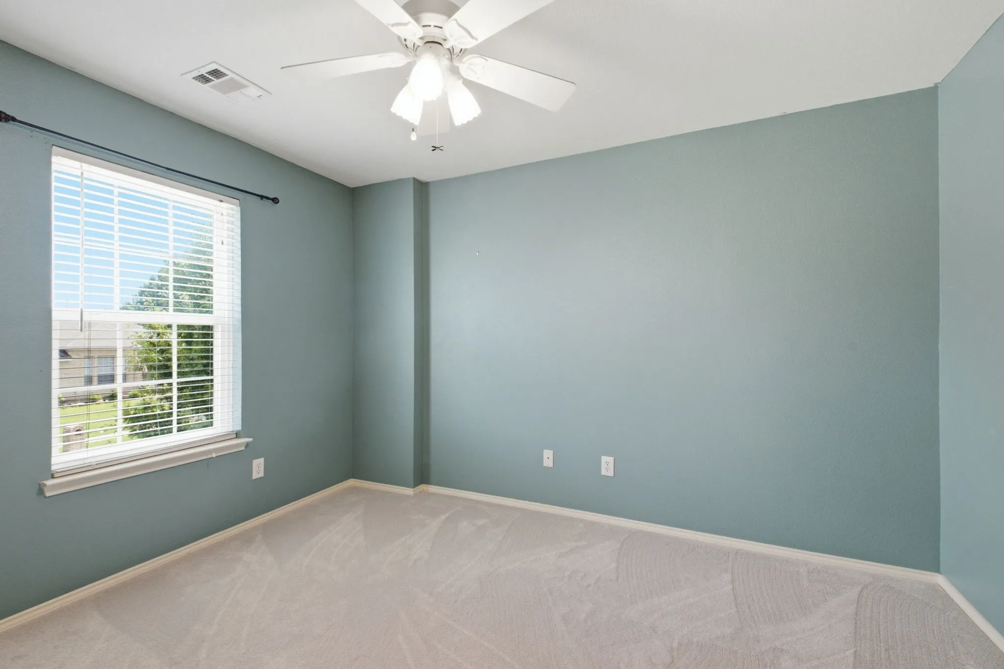 Single Family Residence For Sale in Collin County , 6308 Candletree Lane, Mc Kinney, Texas 75070, 4 Bedroom, 3 Bathroom, 2 Garage spaces, 2,442 Sqft, built in 2001, mls#21320829, Real Estate Agent in Mc Kinney, Homes For Sale in Collin county, Homes For Sale in Mc Kinney, Realtor in Mc Kinney Texas, Real Estate Brokerage Independent Realty Texas, Luminita Cordes Realtor