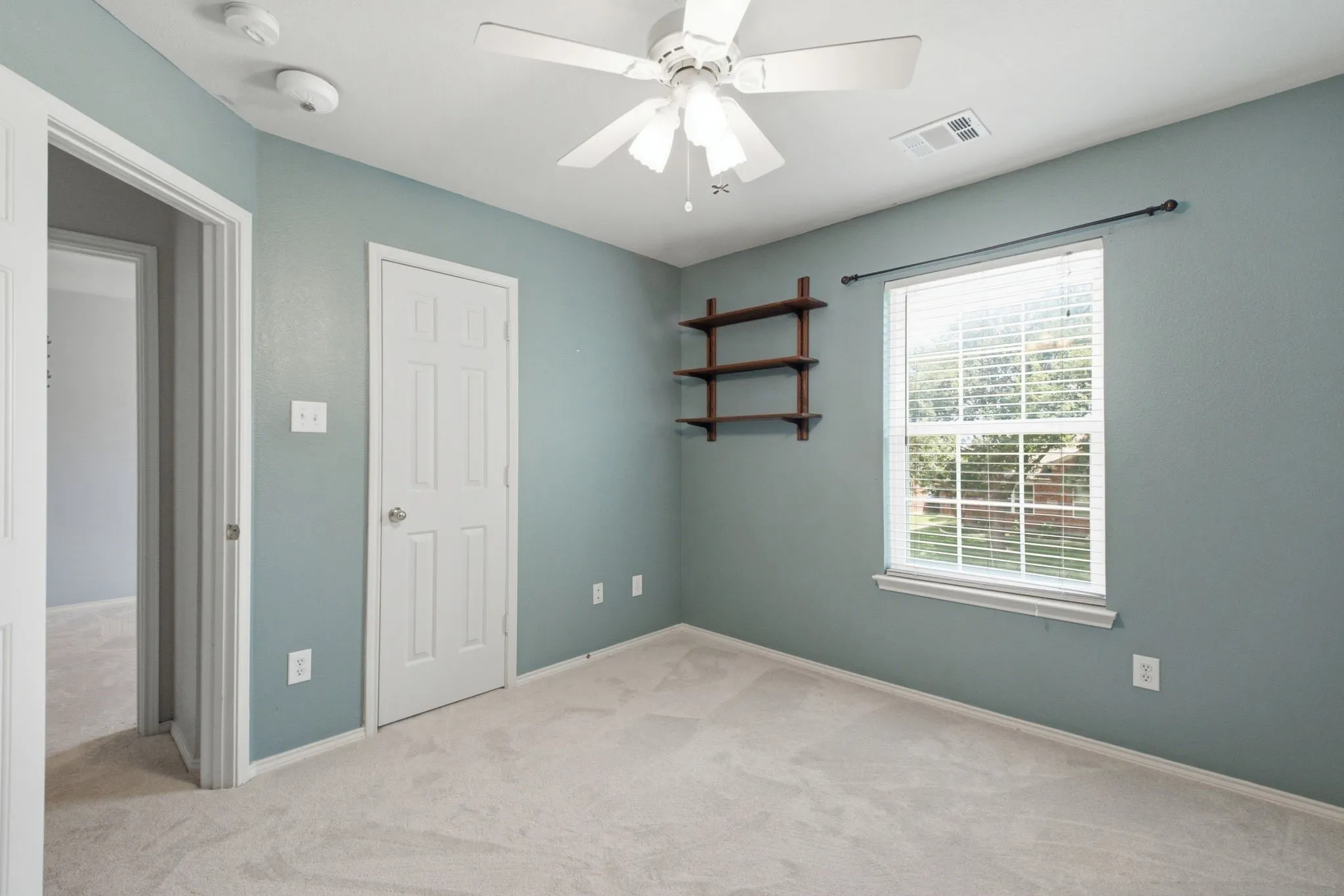 Single Family Residence For Sale in Collin County , 6308 Candletree Lane, Mc Kinney, Texas 75070, 4 Bedroom, 3 Bathroom, 2 Garage spaces, 2,442 Sqft, built in 2001, mls#21320829, Real Estate Agent in Mc Kinney, Homes For Sale in Collin county, Homes For Sale in Mc Kinney, Realtor in Mc Kinney Texas, Real Estate Brokerage Independent Realty Texas, Luminita Cordes Realtor