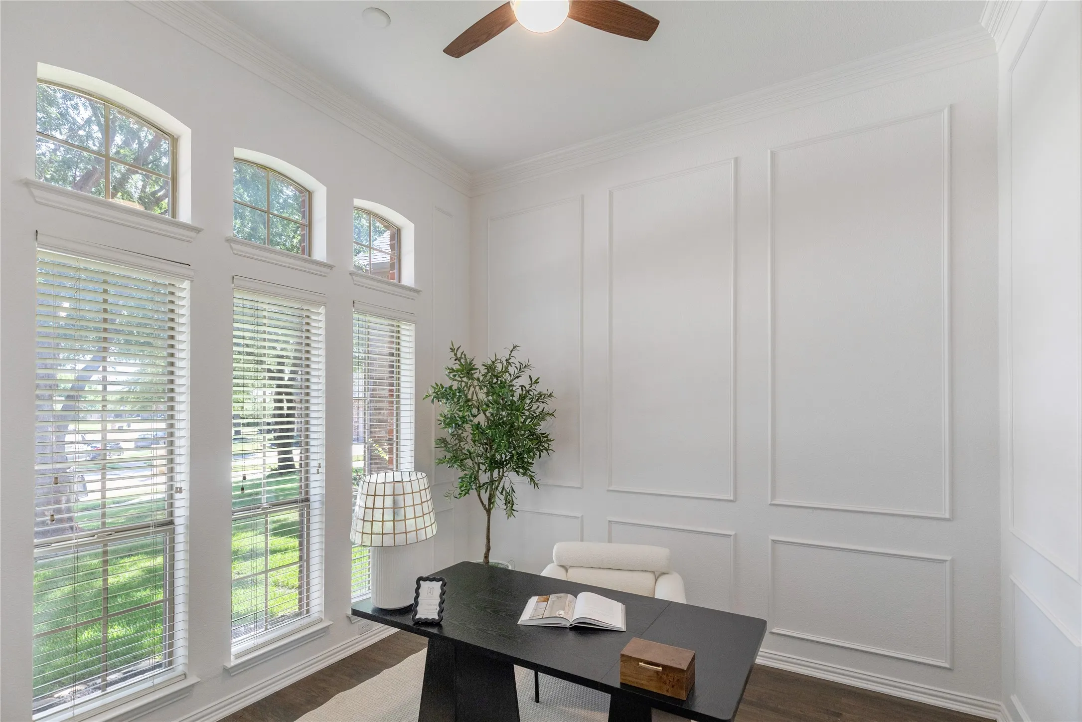 Single Family Residence For Sale in Tarrant County , 700 Crown Court, Keller, Texas 76248, 4 Bedroom, 4 Bathroom, 3 Garage spaces, 3,409 Sqft, built in 2002, mls#21320025, Real Estate Agent in Keller, Homes For Sale in Tarrant county, Homes For Sale in Keller, Realtor in Keller Texas, Real Estate Brokerage Independent Realty Texas, Luminita Cordes Realtor
