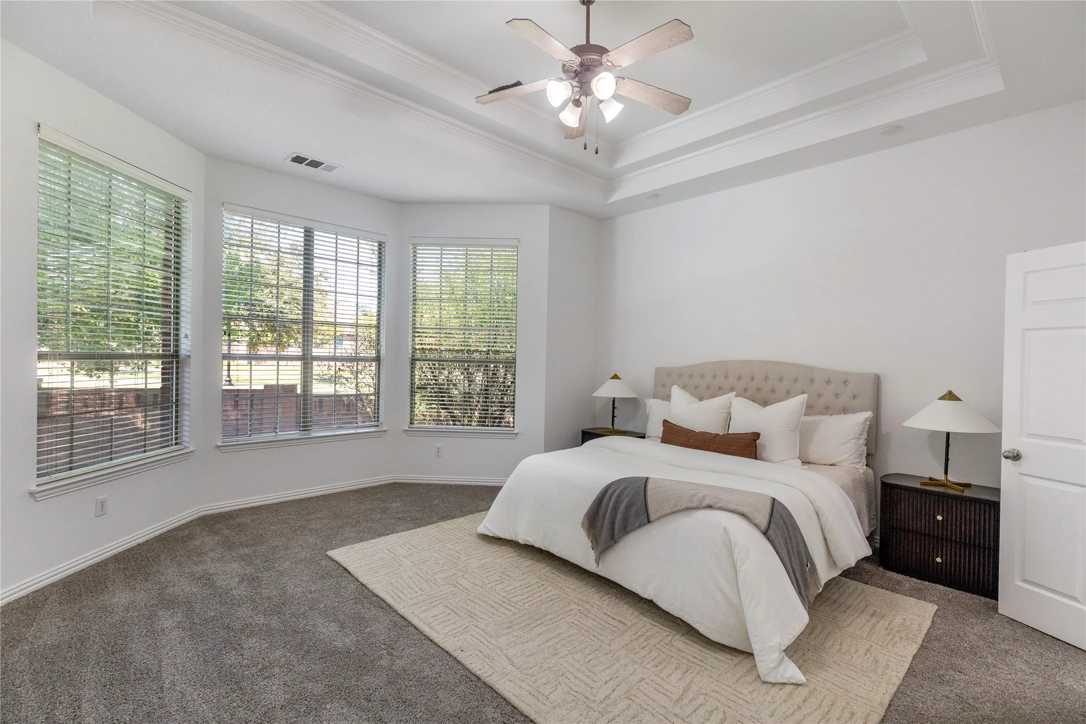 Single Family Residence For Sale in Tarrant County , 700 Crown Court, Keller, Texas 76248, 4 Bedroom, 4 Bathroom, 3 Garage spaces, 3,409 Sqft, built in 2002, mls#21320025, Real Estate Agent in Keller, Homes For Sale in Tarrant county, Homes For Sale in Keller, Realtor in Keller Texas, Real Estate Brokerage Independent Realty Texas, Luminita Cordes Realtor