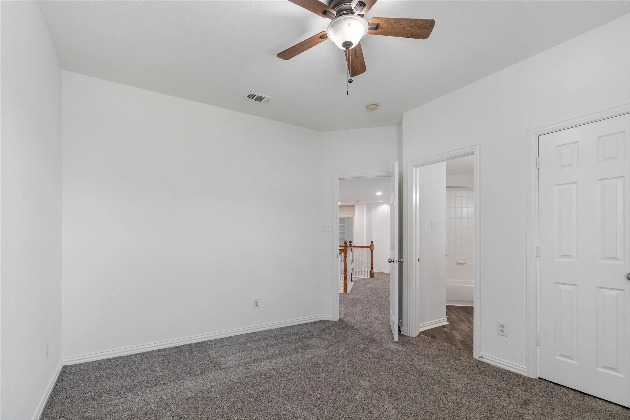 Single Family Residence For Sale in Tarrant County , 700 Crown Court, Keller, Texas 76248, 4 Bedroom, 4 Bathroom, 3 Garage spaces, 3,409 Sqft, built in 2002, mls#21320025, Real Estate Agent in Keller, Homes For Sale in Tarrant county, Homes For Sale in Keller, Realtor in Keller Texas, Real Estate Brokerage Independent Realty Texas, Luminita Cordes Realtor