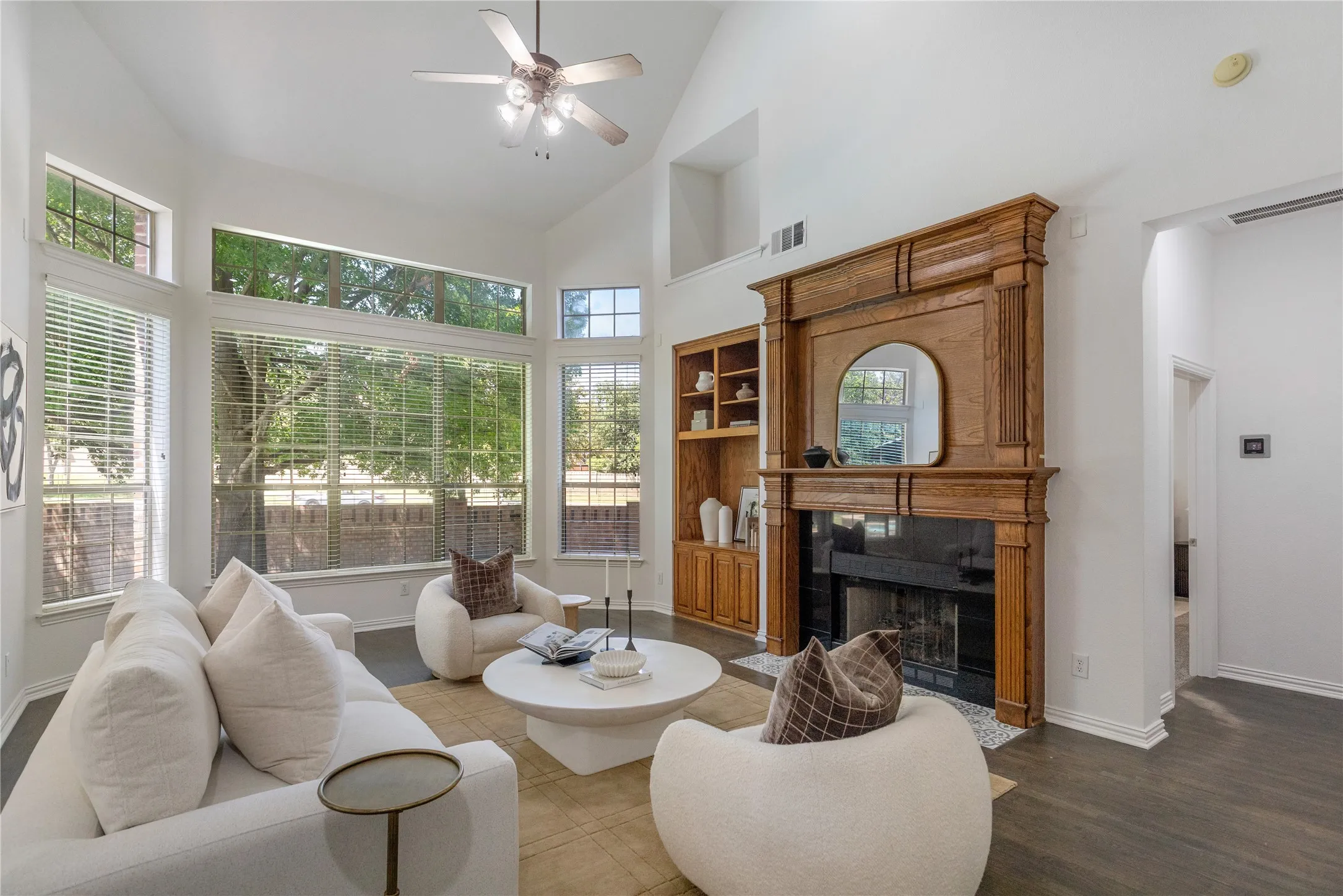 Single Family Residence For Sale in Tarrant County , 700 Crown Court, Keller, Texas 76248, 4 Bedroom, 4 Bathroom, 3 Garage spaces, 3,409 Sqft, built in 2002, mls#21320025, Real Estate Agent in Keller, Homes For Sale in Tarrant county, Homes For Sale in Keller, Realtor in Keller Texas, Real Estate Brokerage Independent Realty Texas, Luminita Cordes Realtor
