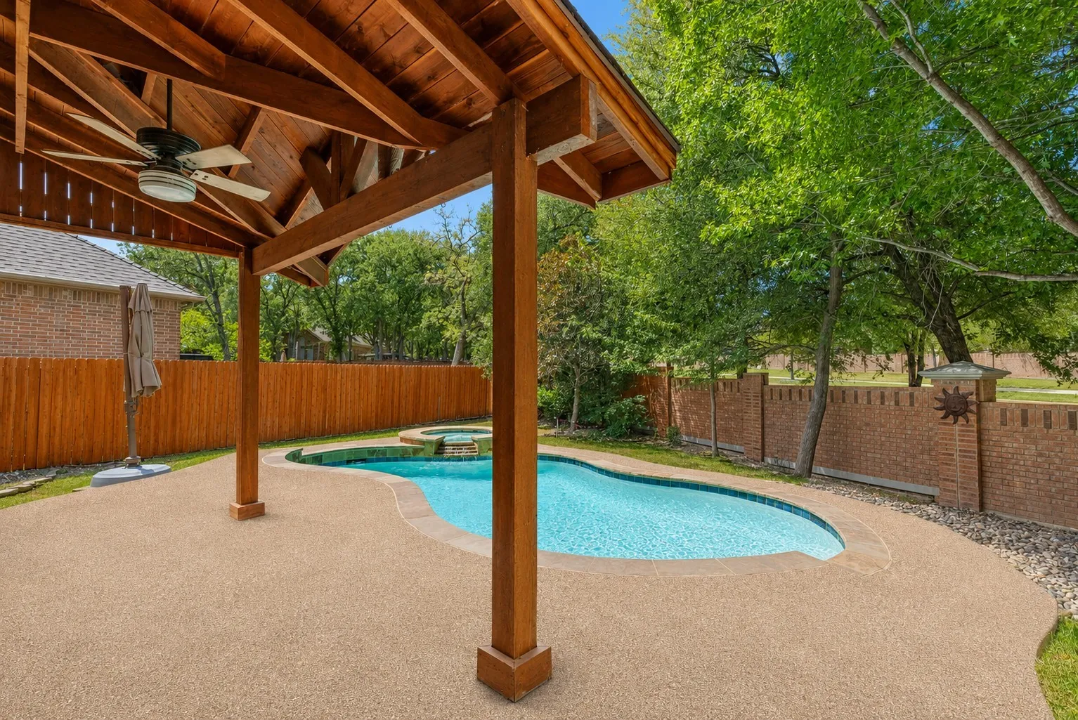 Single Family Residence For Sale in Tarrant County , 700 Crown Court, Keller, Texas 76248, 4 Bedroom, 4 Bathroom, 3 Garage spaces, 3,409 Sqft, built in 2002, mls#21320025, Real Estate Agent in Keller, Homes For Sale in Tarrant county, Homes For Sale in Keller, Realtor in Keller Texas, Real Estate Brokerage Independent Realty Texas, Luminita Cordes Realtor