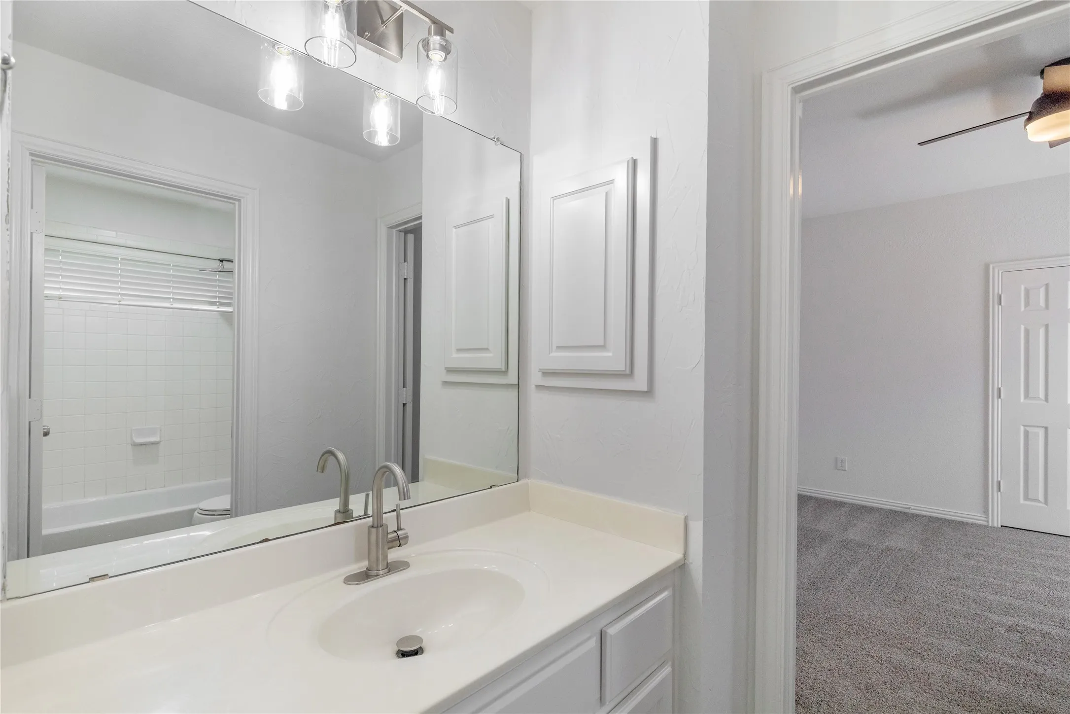 Single Family Residence For Sale in Tarrant County , 700 Crown Court, Keller, Texas 76248, 4 Bedroom, 4 Bathroom, 3 Garage spaces, 3,409 Sqft, built in 2002, mls#21320025, Real Estate Agent in Keller, Homes For Sale in Tarrant county, Homes For Sale in Keller, Realtor in Keller Texas, Real Estate Brokerage Independent Realty Texas, Luminita Cordes Realtor