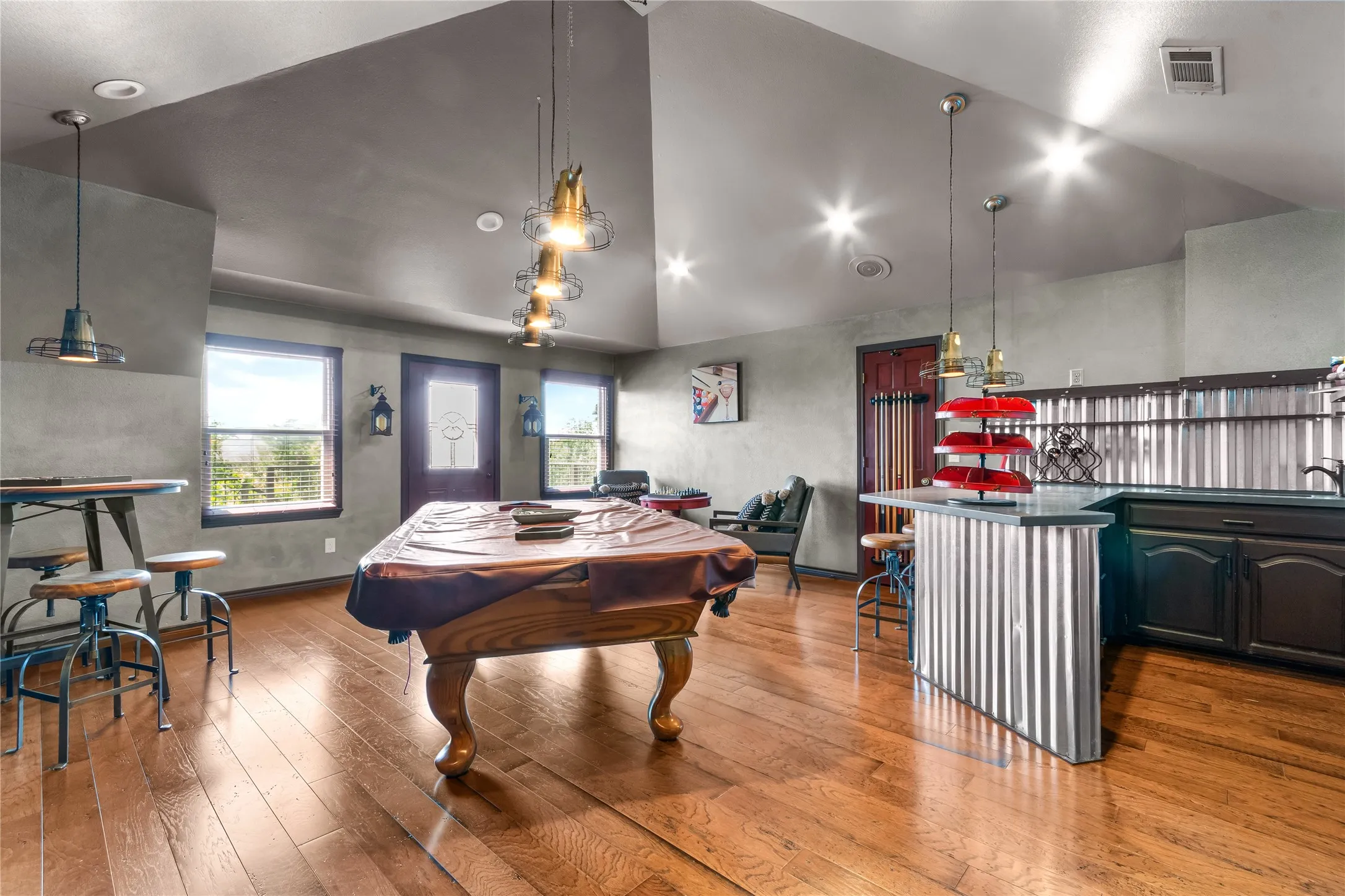Single Family Residence For Sale in Rockwall County , 1990 Jordan Lane, Rockwall, Texas 75032, 5 Bedroom, 6 Bathroom, 3 Garage spaces, 5,292 Sqft, built in 1986, mls#21322935, Real Estate Agent in Rockwall, Homes For Sale in Rockwall county, Homes For Sale in Rockwall, Realtor in Rockwall Texas, Real Estate Brokerage Independent Realty Texas, Luminita Cordes Realtor