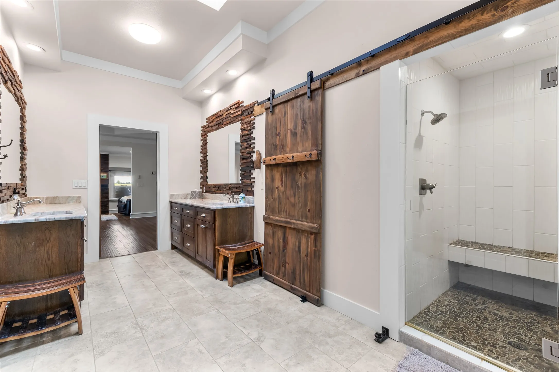 Single Family Residence For Sale in Rockwall County , 1990 Jordan Lane, Rockwall, Texas 75032, 5 Bedroom, 6 Bathroom, 3 Garage spaces, 5,292 Sqft, built in 1986, mls#21322935, Real Estate Agent in Rockwall, Homes For Sale in Rockwall county, Homes For Sale in Rockwall, Realtor in Rockwall Texas, Real Estate Brokerage Independent Realty Texas, Luminita Cordes Realtor