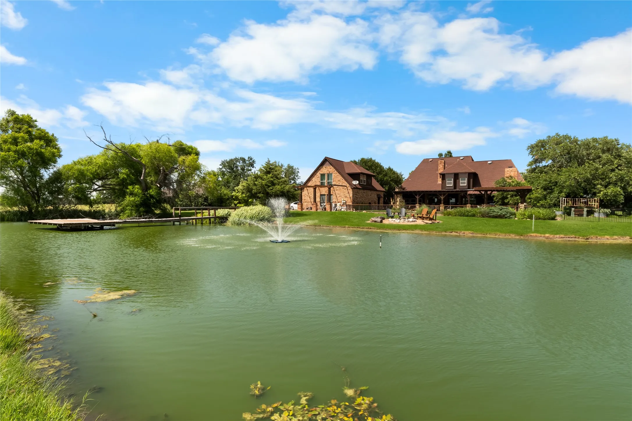 Single Family Residence For Sale in Rockwall County , 1990 Jordan Lane, Rockwall, Texas 75032, 5 Bedroom, 6 Bathroom, 3 Garage spaces, 5,292 Sqft, built in 1986, mls#21322935, Real Estate Agent in Rockwall, Homes For Sale in Rockwall county, Homes For Sale in Rockwall, Realtor in Rockwall Texas, Real Estate Brokerage Independent Realty Texas, Luminita Cordes Realtor