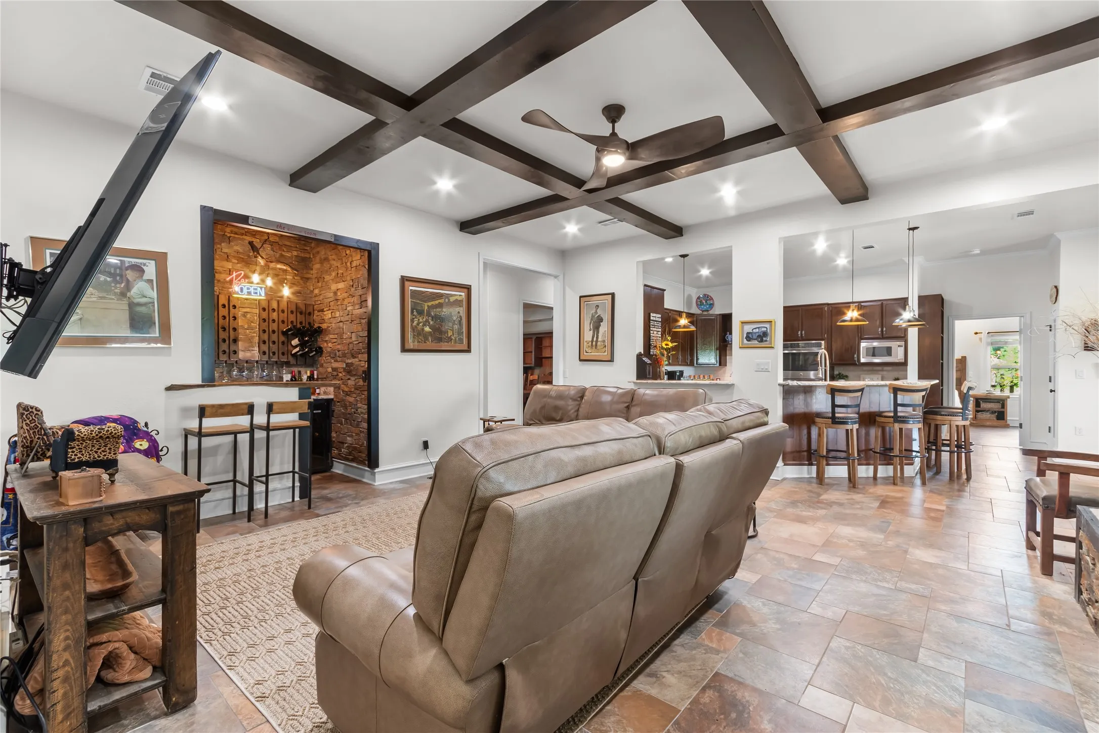 Single Family Residence For Sale in Rockwall County , 1990 Jordan Lane, Rockwall, Texas 75032, 5 Bedroom, 6 Bathroom, 3 Garage spaces, 5,292 Sqft, built in 1986, mls#21322935, Real Estate Agent in Rockwall, Homes For Sale in Rockwall county, Homes For Sale in Rockwall, Realtor in Rockwall Texas, Real Estate Brokerage Independent Realty Texas, Luminita Cordes Realtor