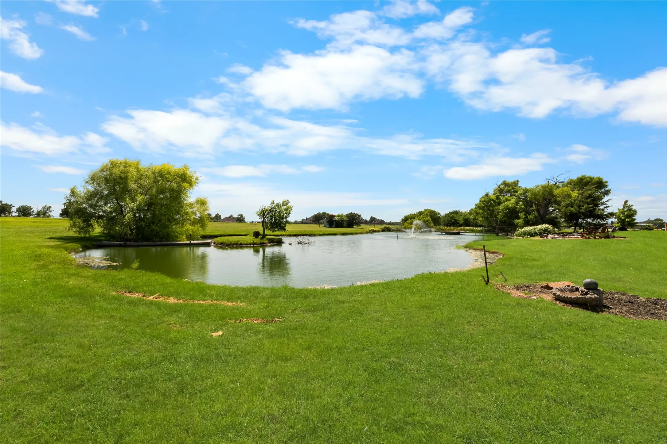 Single Family Residence For Sale in Rockwall County , 1990 Jordan Lane, Rockwall, Texas 75032, 5 Bedroom, 6 Bathroom, 3 Garage spaces, 5,292 Sqft, built in 1986, mls#21322935, Real Estate Agent in Rockwall, Homes For Sale in Rockwall county, Homes For Sale in Rockwall, Realtor in Rockwall Texas, Real Estate Brokerage Independent Realty Texas, Luminita Cordes Realtor