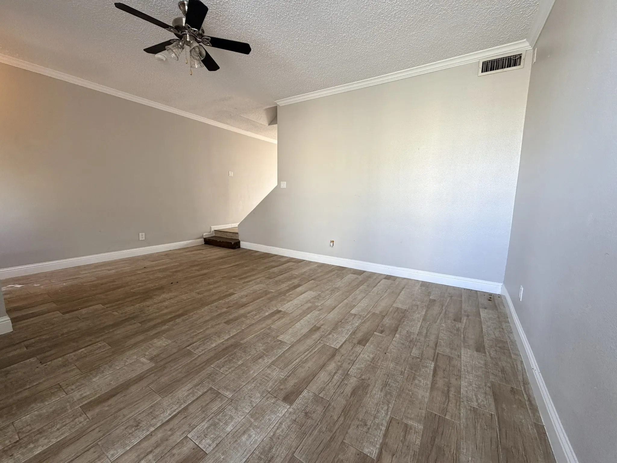 Condominium For Sale in Dallas County , 7145 Fair Oaks Avenue 36, Dallas, Texas 75231, 2 Bedroom, 3 Bathroom, Garage spaces, 1,171 Sqft, built in 1974, mls#21319890, Real Estate Agent in Dallas, Homes For Sale in Dallas county, Homes For Sale in Dallas, Realtor in Dallas Texas, Real Estate Brokerage Independent Realty Texas, Luminita Cordes Realtor
