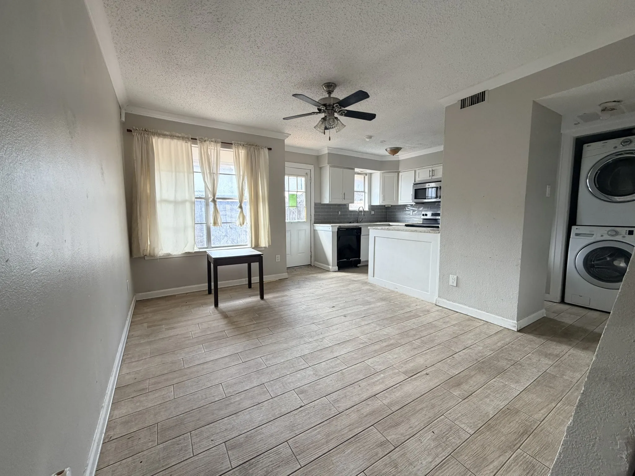 Condominium For Sale in Dallas County , 7145 Fair Oaks Avenue 36, Dallas, Texas 75231, 2 Bedroom, 3 Bathroom, Garage spaces, 1,171 Sqft, built in 1974, mls#21319890, Real Estate Agent in Dallas, Homes For Sale in Dallas county, Homes For Sale in Dallas, Realtor in Dallas Texas, Real Estate Brokerage Independent Realty Texas, Luminita Cordes Realtor