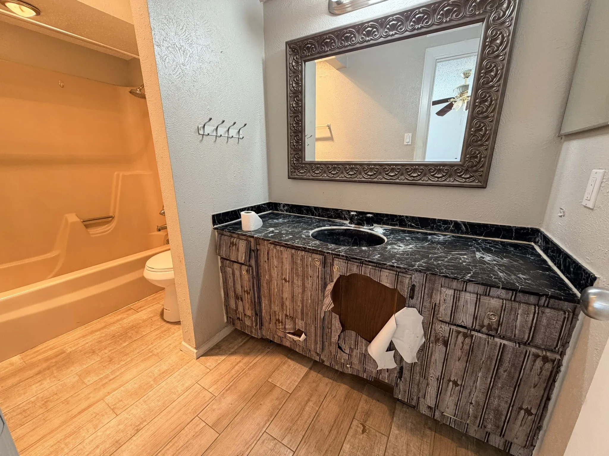 Condominium For Sale in Dallas County , 7145 Fair Oaks Avenue 36, Dallas, Texas 75231, 2 Bedroom, 3 Bathroom, Garage spaces, 1,171 Sqft, built in 1974, mls#21319890, Real Estate Agent in Dallas, Homes For Sale in Dallas county, Homes For Sale in Dallas, Realtor in Dallas Texas, Real Estate Brokerage Independent Realty Texas, Luminita Cordes Realtor