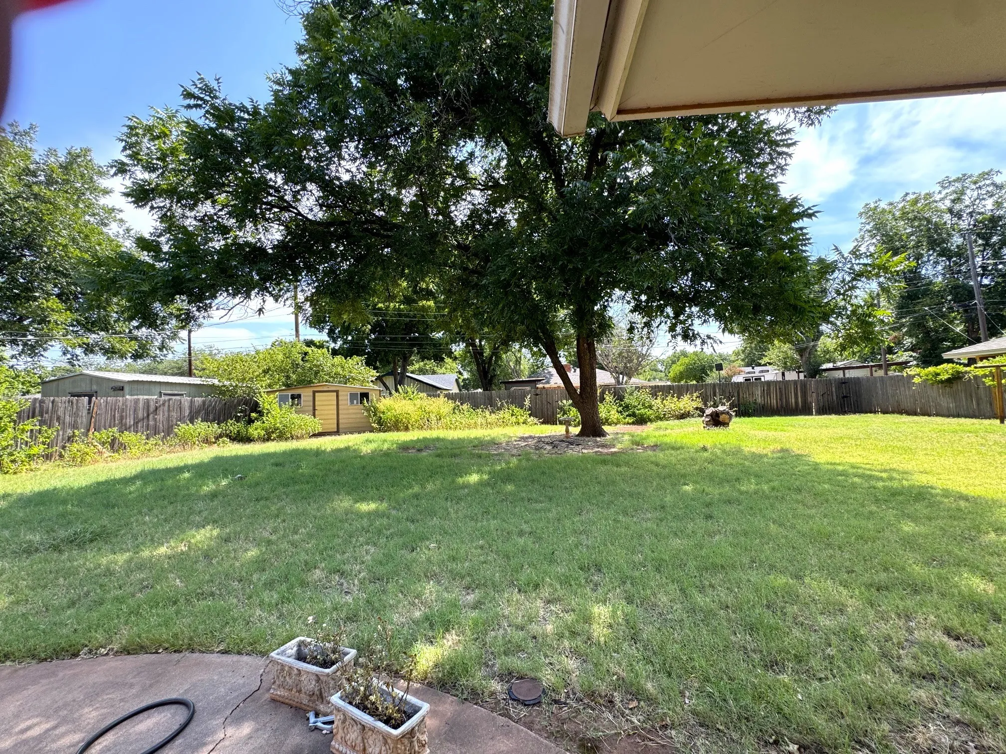 Single Family Residence For Sale in Taylor County , 2117 Woodridge Drive, Abilene, Texas 79605, 3 Bedroom, 2 Bathroom, 2 Garage spaces, 1,936 Sqft, built in 1960, mls#21323489, Real Estate Agent in Abilene, Homes For Sale in Taylor county, Homes For Sale in Abilene, Realtor in Abilene Texas, Real Estate Brokerage Independent Realty Texas, Luminita Cordes Realtor